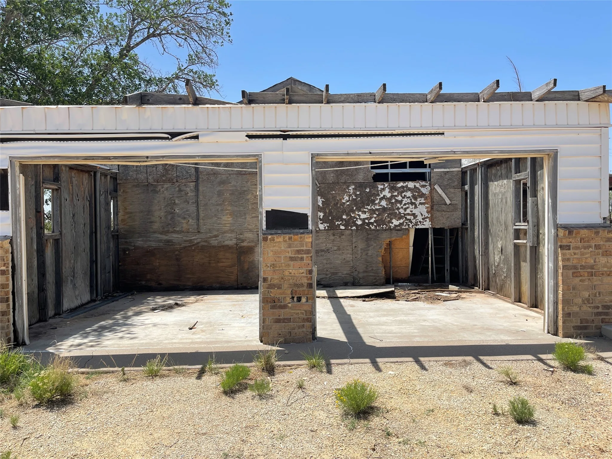 Unimproved Land For Sale in Ector County , 1804 N Redondo Avenue, Odessa, Texas 79763, 0, 0, Garage spaces, 0 Sqft, built in 1960, Preowned, Price $334,000, mls#20140107, Real Estate Agent in Odessa, Homes For Sale in Ector county, Homes For Sale in Odessa, Realtor in Odessa Texas, Real Estate Brokerage Independent Realty Texas, Luminita Cordes Realtor