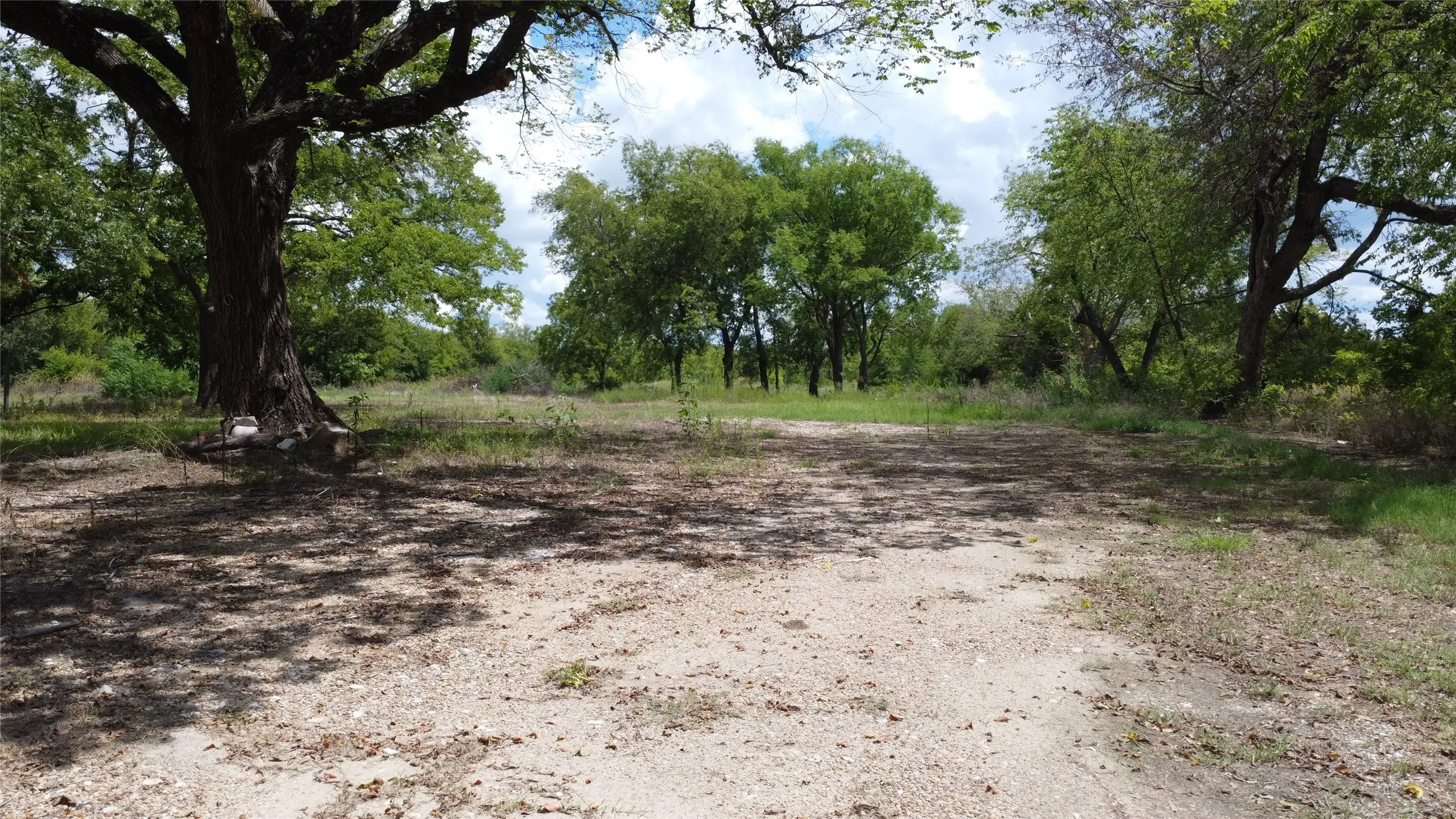 Unimproved Land For Sale in Hunt County , 8603 STATE HIGHWAY 34, Quinlan, Texas 75474, 0, 0, Garage spaces, 0 Sqft, built in 0, Price $850,000, mls#20152450, Real Estate Agent in Quinlan, Homes For Sale in Hunt county, Homes For Sale in Quinlan, Realtor in Quinlan Texas, Real Estate Brokerage Independent Realty Texas, Luminita Cordes Realtor
