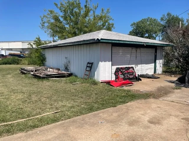 Single Family Residence For Sale in Hunt County , 6520 Fm 1570 W, Greenville, Texas 75402, 4 Bedrooms, 3 Bathrooms, 2 Garage spaces, 2,030 Sqft, built in 1970, Preowned, Price $199,000, mls#20162044, Real Estate Agent in Greenville, Homes For Sale in Hunt county, Homes For Sale in Greenville, Realtor in Greenville Texas, Real Estate Brokerage Independent Realty Texas, Luminita Cordes Realtor