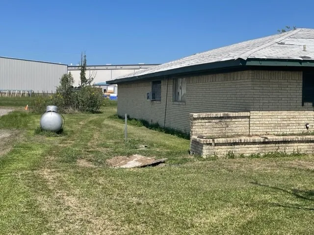 Single Family Residence For Sale in Hunt County , 6520 Fm 1570 W, Greenville, Texas 75402, 4 Bedrooms, 3 Bathrooms, 2 Garage spaces, 2,030 Sqft, built in 1970, Preowned, Price $199,000, mls#20162044, Real Estate Agent in Greenville, Homes For Sale in Hunt county, Homes For Sale in Greenville, Realtor in Greenville Texas, Real Estate Brokerage Independent Realty Texas, Luminita Cordes Realtor