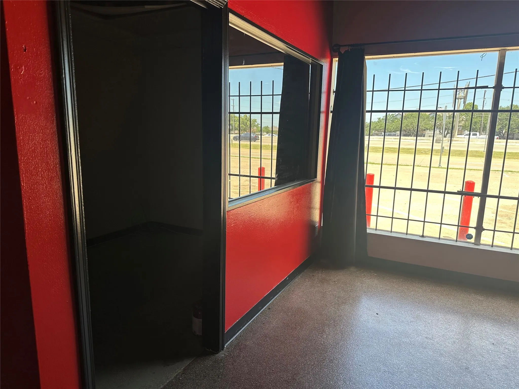 Business For Rent in Dallas County , 710 E Interstate 30 B, Garland, Texas 75043, 0, 0, Garage spaces, 0 Sqft, built in 1982, Preowned, mls#20188763, Real Estate Agent in Garland, Homes For Rent in Dallas county, Homes For Rent in Garland, Realtor in Garland Texas, Real Estate Brokerage Independent Realty Texas, Luminita Cordes Realtor