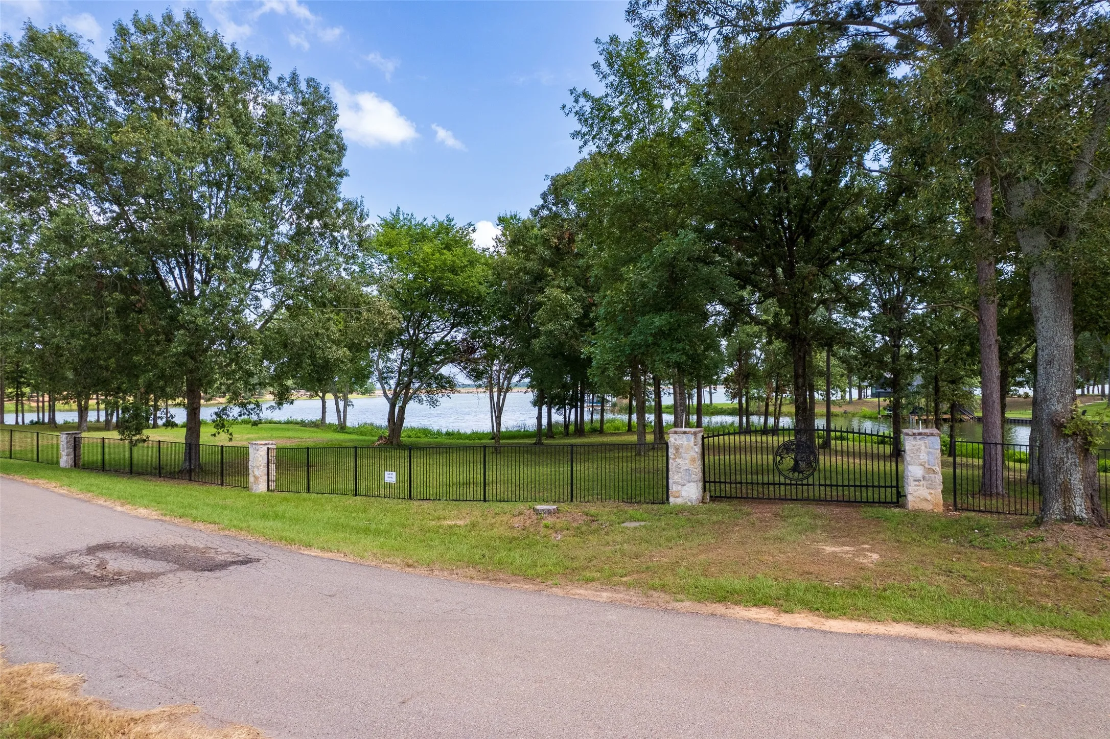 Unimproved Land For Sale in Franklin (TX) County , Lot 12 Eagles Nest Drive, Mount Vernon, Texas 75457, 0, 0, Garage spaces, 0 Sqft, built in 0, Price $750,000, mls#20245112, Real Estate Agent in Mount Vernon, Homes For Sale in Franklin (TX) county, Homes For Sale in Mount Vernon, Realtor in Mount Vernon Texas, Real Estate Brokerage Independent Realty Texas, Luminita Cordes Realtor