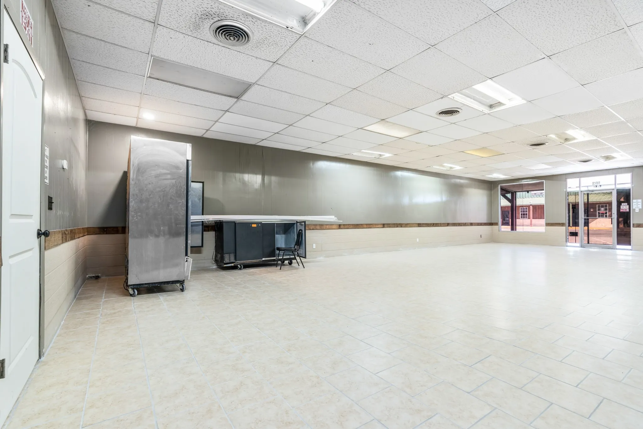 Retail For Sale in Hill County , 103 W Main St, Itasca, Texas 76055, 0, 0, Garage spaces, 0 Sqft, built in 1920, Price $160,000, mls#20262590, Real Estate Agent in Itasca, Homes For Sale in Hill county, Homes For Sale in Itasca, Realtor in Itasca Texas, Real Estate Brokerage Independent Realty Texas, Luminita Cordes Realtor