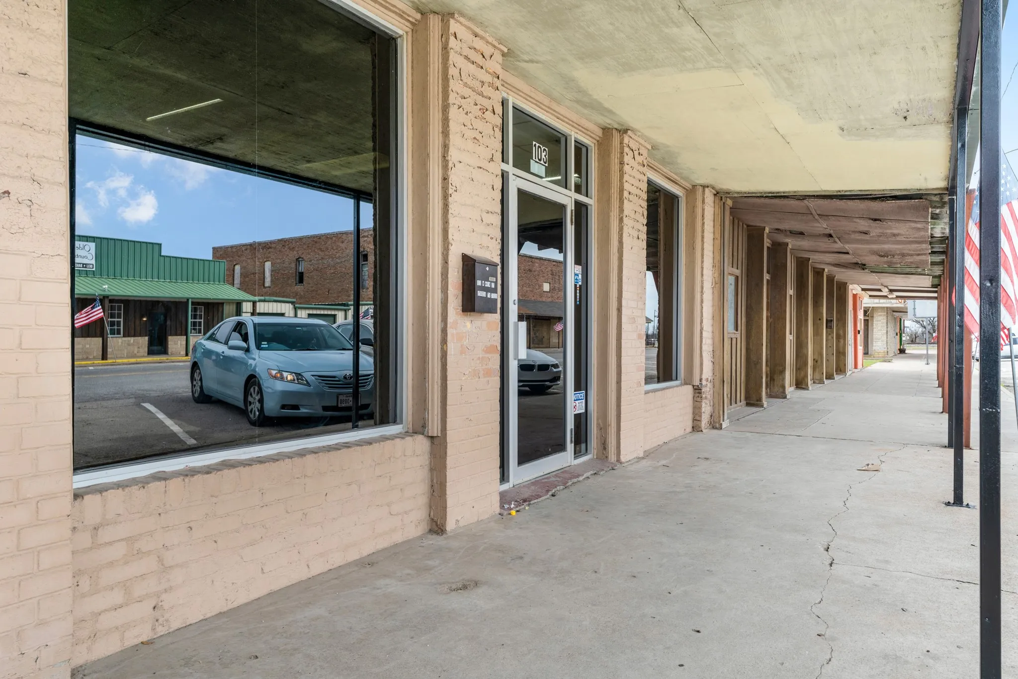 Retail For Sale in Hill County , 103 W Main St, Itasca, Texas 76055, 0, 0, Garage spaces, 0 Sqft, built in 1920, Price $160,000, mls#20262590, Real Estate Agent in Itasca, Homes For Sale in Hill county, Homes For Sale in Itasca, Realtor in Itasca Texas, Real Estate Brokerage Independent Realty Texas, Luminita Cordes Realtor