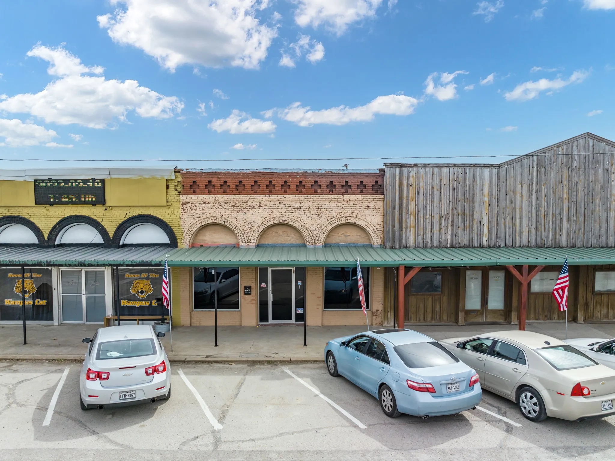Retail For Sale in Hill County , 103 W Main St, Itasca, Texas 76055, 0, 0, Garage spaces, 0 Sqft, built in 1920, Price $160,000, mls#20262590, Real Estate Agent in Itasca, Homes For Sale in Hill county, Homes For Sale in Itasca, Realtor in Itasca Texas, Real Estate Brokerage Independent Realty Texas, Luminita Cordes Realtor