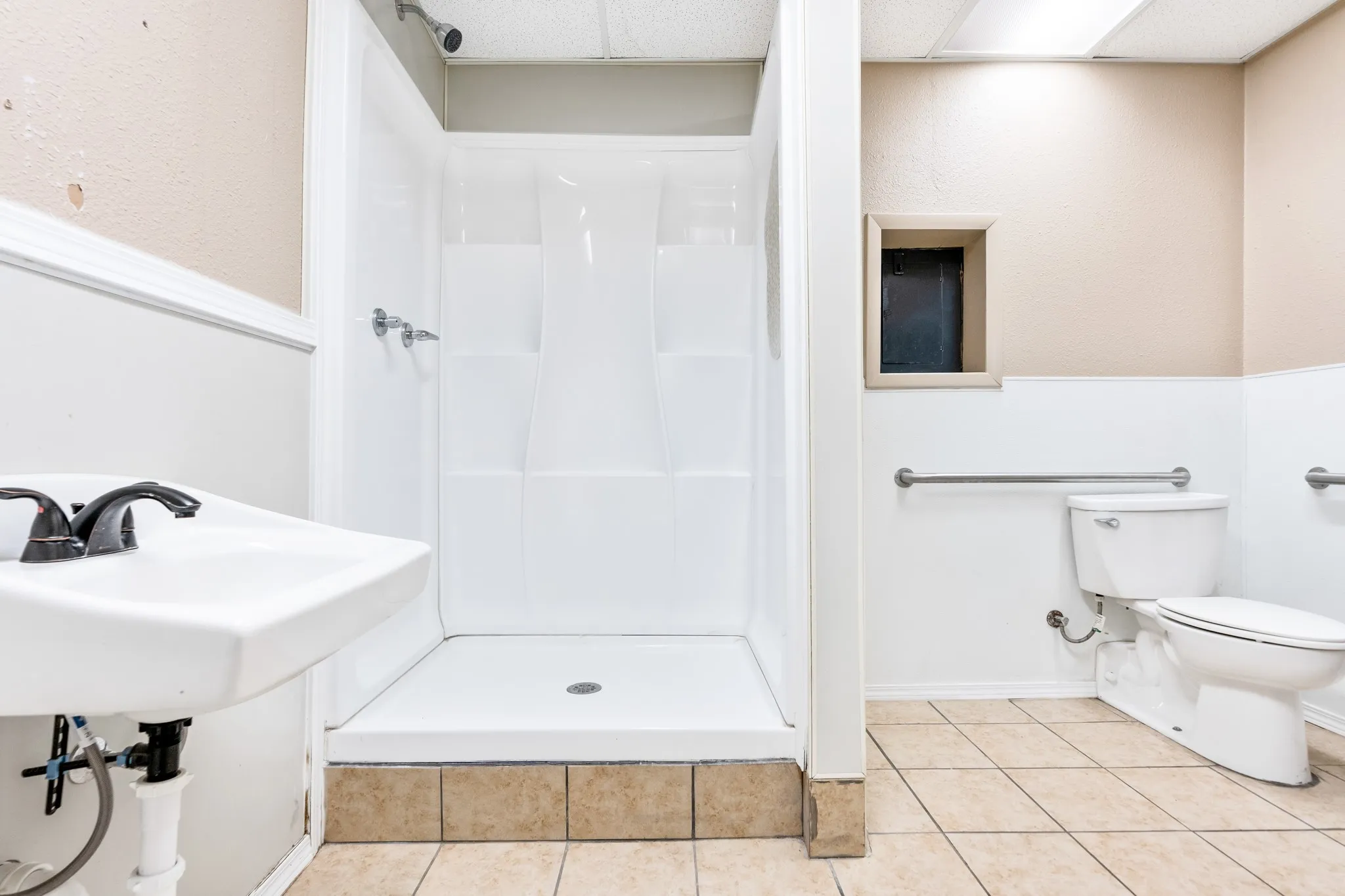 Retail For Sale in Hill County , 103 W Main St, Itasca, Texas 76055, 0, 0, Garage spaces, 0 Sqft, built in 1920, Price $160,000, mls#20262590, Real Estate Agent in Itasca, Homes For Sale in Hill county, Homes For Sale in Itasca, Realtor in Itasca Texas, Real Estate Brokerage Independent Realty Texas, Luminita Cordes Realtor