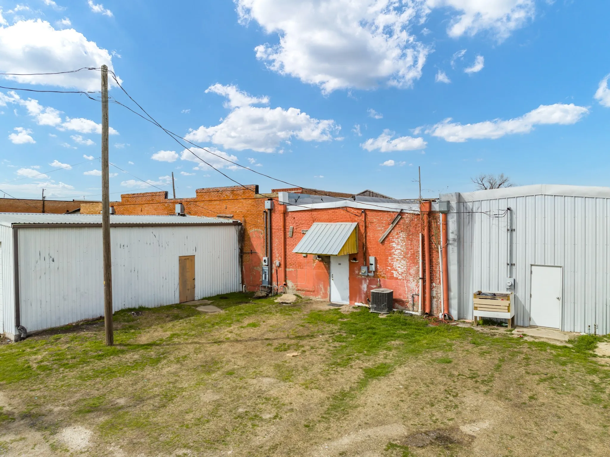 Retail For Sale in Hill County , 103 W Main St, Itasca, Texas 76055, 0, 0, Garage spaces, 0 Sqft, built in 1920, Price $160,000, mls#20262590, Real Estate Agent in Itasca, Homes For Sale in Hill county, Homes For Sale in Itasca, Realtor in Itasca Texas, Real Estate Brokerage Independent Realty Texas, Luminita Cordes Realtor