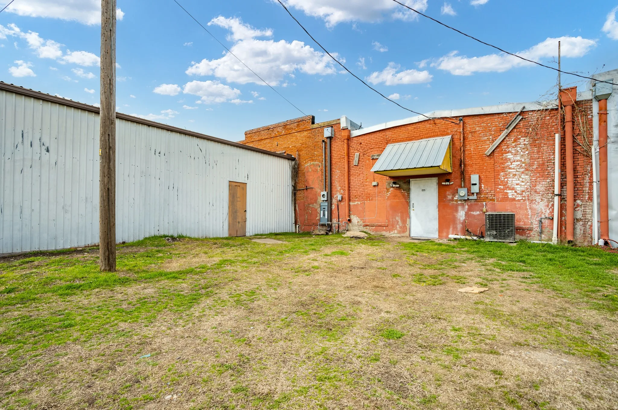 Retail For Sale in Hill County , 103 W Main St, Itasca, Texas 76055, 0, 0, Garage spaces, 0 Sqft, built in 1920, Price $160,000, mls#20262590, Real Estate Agent in Itasca, Homes For Sale in Hill county, Homes For Sale in Itasca, Realtor in Itasca Texas, Real Estate Brokerage Independent Realty Texas, Luminita Cordes Realtor