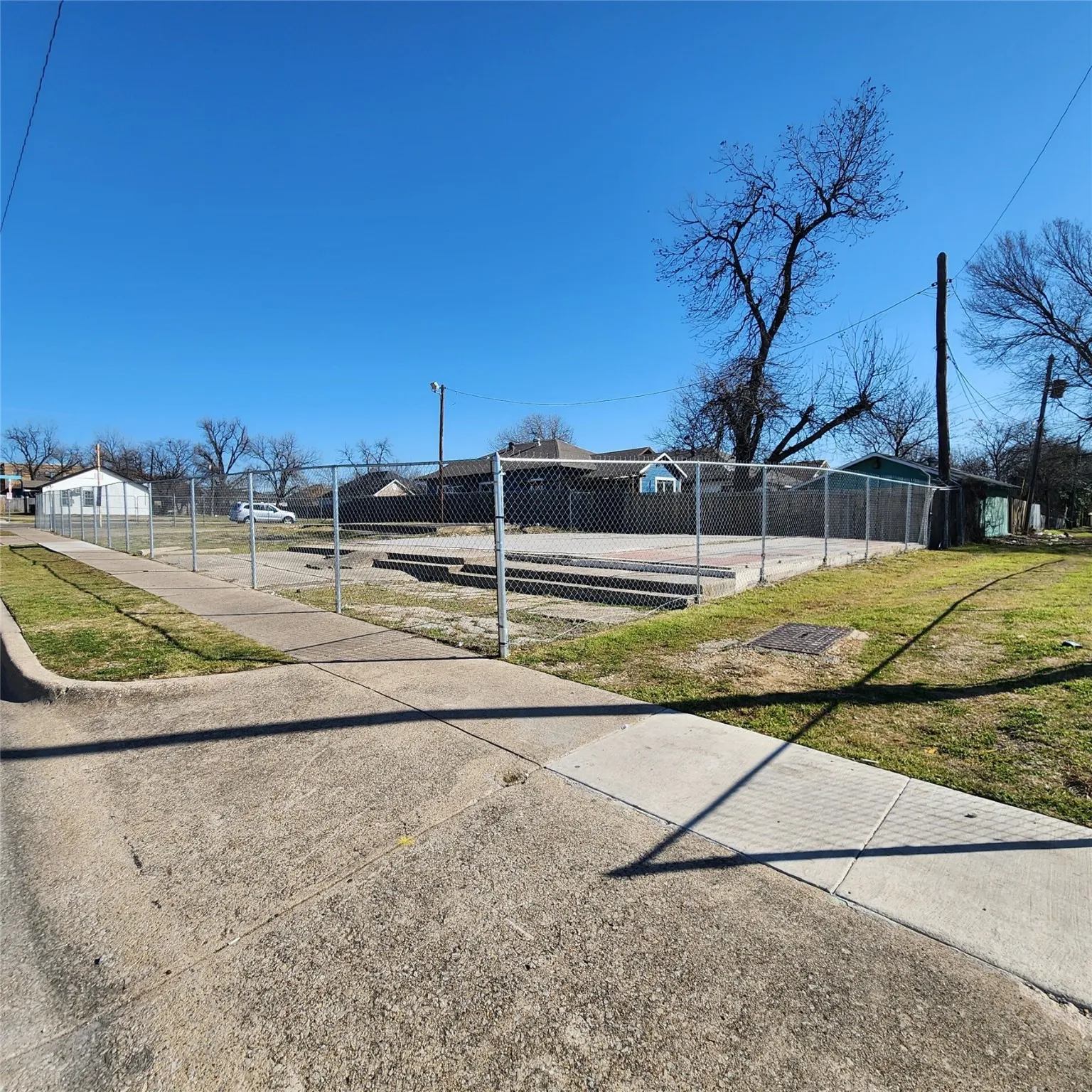 Unimproved Land For Sale in Tarrant County , 2007 Evans Avenue, Fort Worth, Texas 76104, 0, 0, Garage spaces, 0 Sqft, built in 1946, Unknown, mls#20265689, Real Estate Agent in Fort Worth, Homes For Sale in Tarrant county, Homes For Sale in Fort Worth, Realtor in Fort Worth Texas, Real Estate Brokerage Independent Realty Texas, Luminita Cordes Realtor