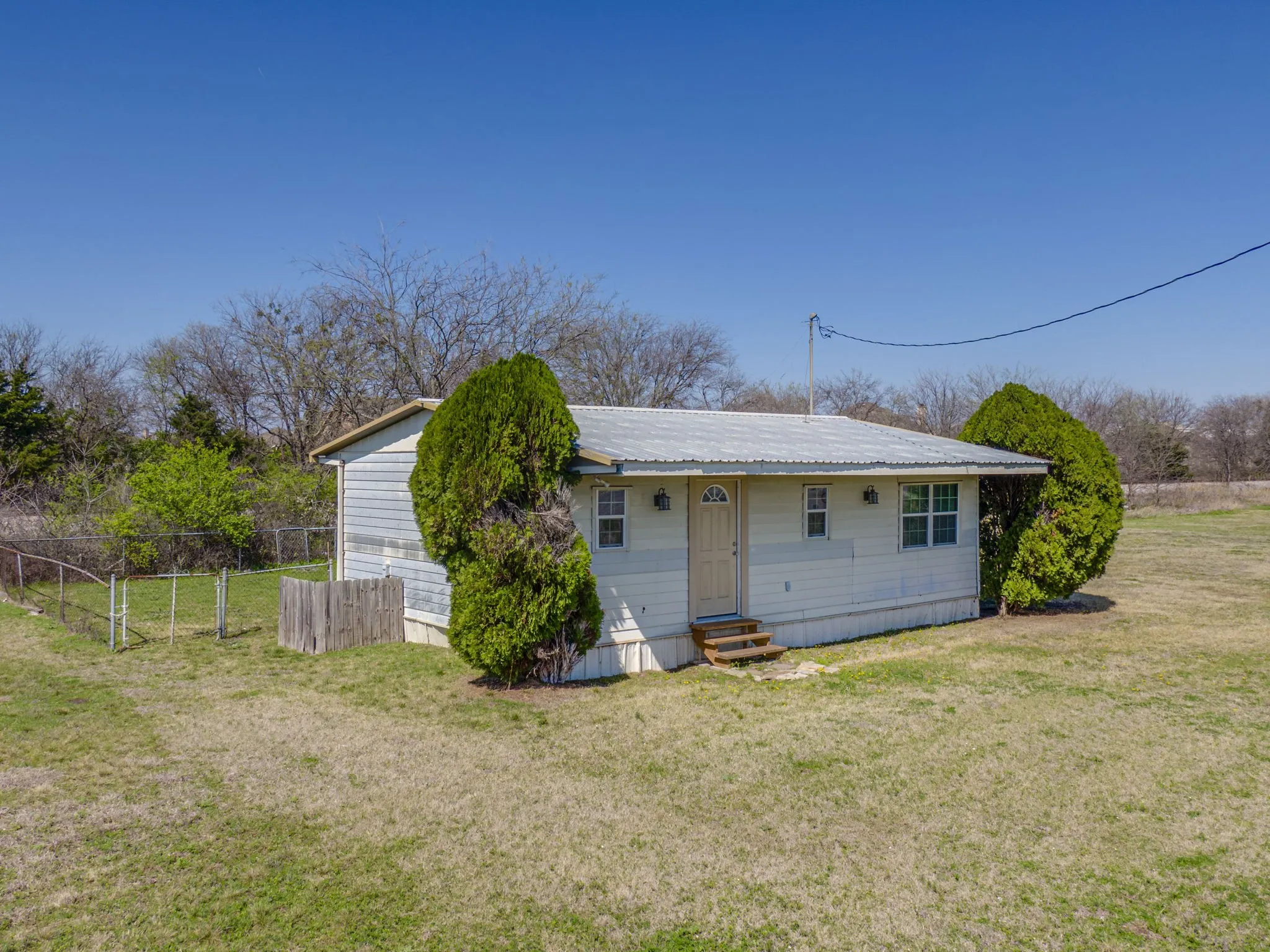 Office For Sale in Ellis County , 329 N State Highway 342, Red Oak, Texas 75154, 0, 0, Garage spaces, 0 Sqft, built in 1980, Preowned, mls#20272680, Real Estate Agent in Red Oak, Homes For Sale in Ellis county, Homes For Sale in Red Oak, Realtor in Red Oak Texas, Real Estate Brokerage Independent Realty Texas, Luminita Cordes Realtor