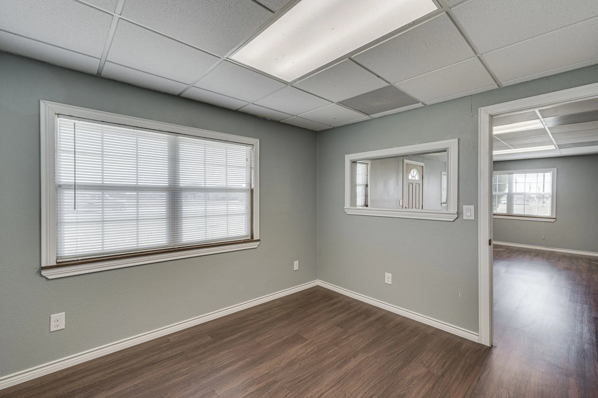 Office For Sale in Ellis County , 329 N State Highway 342, Red Oak, Texas 75154, 0, 0, Garage spaces, 0 Sqft, built in 1980, Preowned, mls#20272680, Real Estate Agent in Red Oak, Homes For Sale in Ellis county, Homes For Sale in Red Oak, Realtor in Red Oak Texas, Real Estate Brokerage Independent Realty Texas, Luminita Cordes Realtor