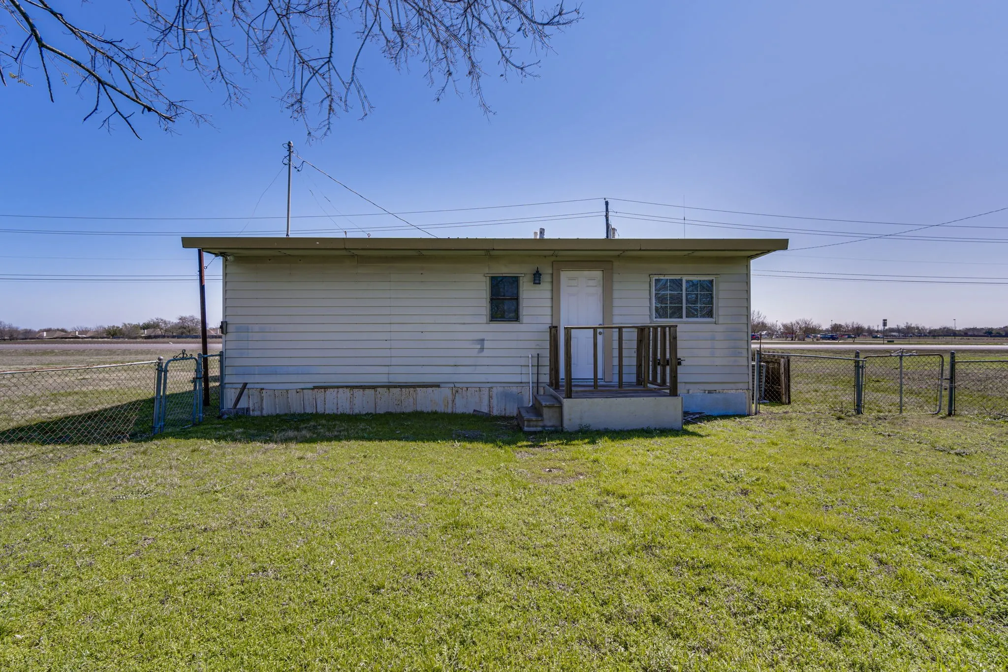 Office For Sale in Ellis County , 329 N State Highway 342, Red Oak, Texas 75154, 0, 0, Garage spaces, 0 Sqft, built in 1980, Preowned, mls#20272680, Real Estate Agent in Red Oak, Homes For Sale in Ellis county, Homes For Sale in Red Oak, Realtor in Red Oak Texas, Real Estate Brokerage Independent Realty Texas, Luminita Cordes Realtor