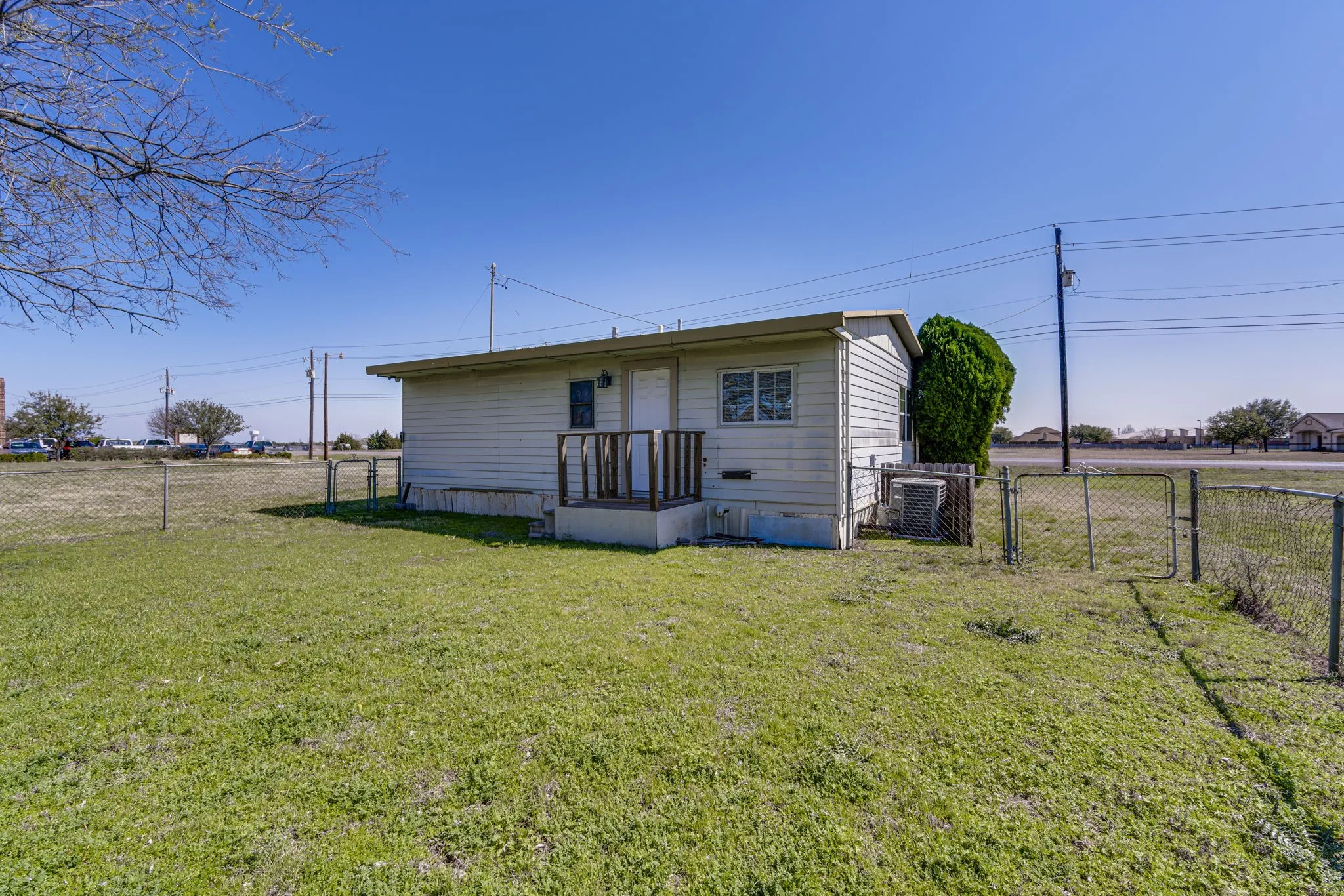 Office For Sale in Ellis County , 329 N State Highway 342, Red Oak, Texas 75154, 0, 0, Garage spaces, 0 Sqft, built in 1980, Preowned, mls#20272680, Real Estate Agent in Red Oak, Homes For Sale in Ellis county, Homes For Sale in Red Oak, Realtor in Red Oak Texas, Real Estate Brokerage Independent Realty Texas, Luminita Cordes Realtor
