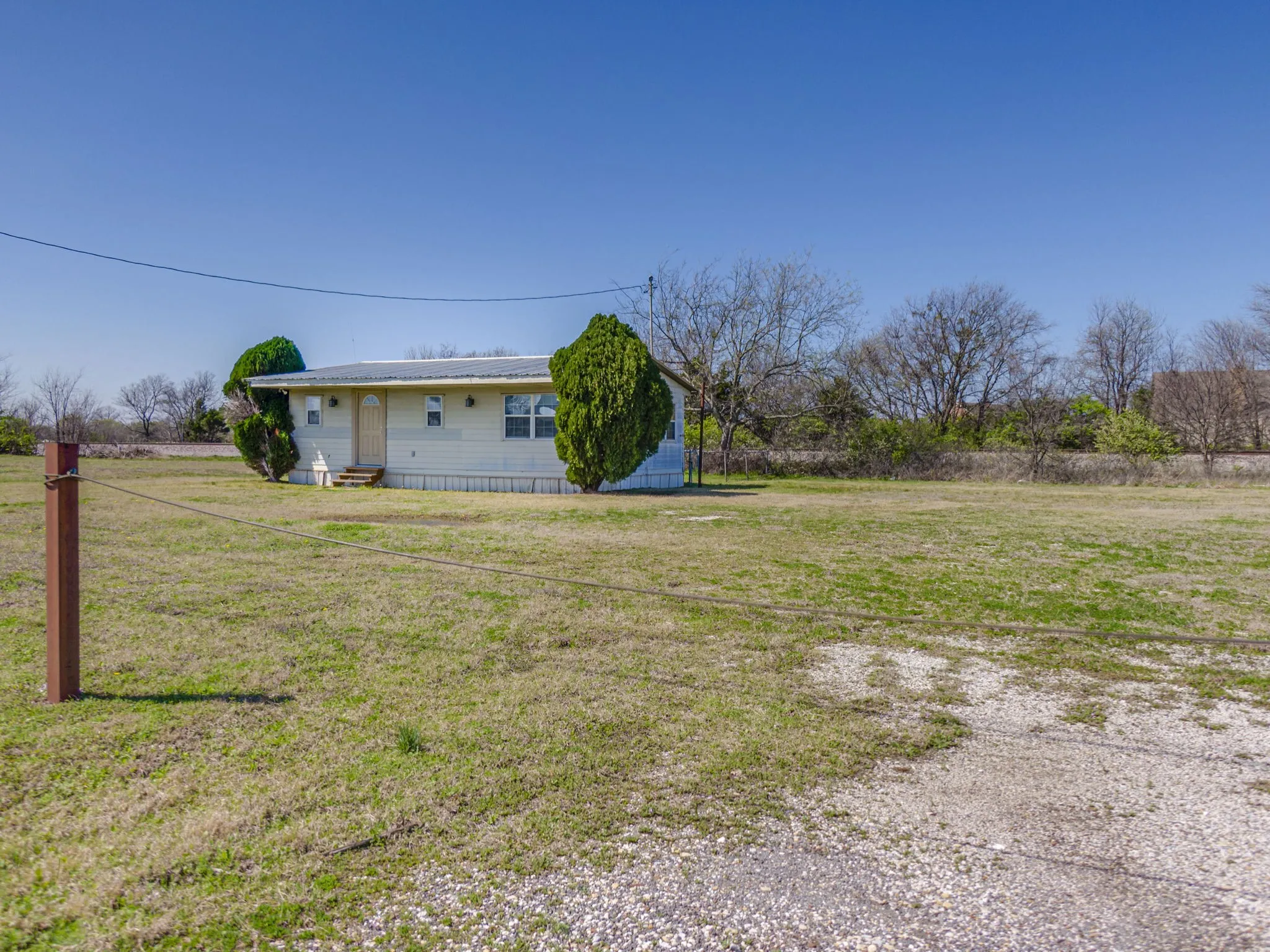 Office For Sale in Ellis County , 329 N State Highway 342, Red Oak, Texas 75154, 0, 0, Garage spaces, 0 Sqft, built in 1980, Preowned, mls#20272680, Real Estate Agent in Red Oak, Homes For Sale in Ellis county, Homes For Sale in Red Oak, Realtor in Red Oak Texas, Real Estate Brokerage Independent Realty Texas, Luminita Cordes Realtor