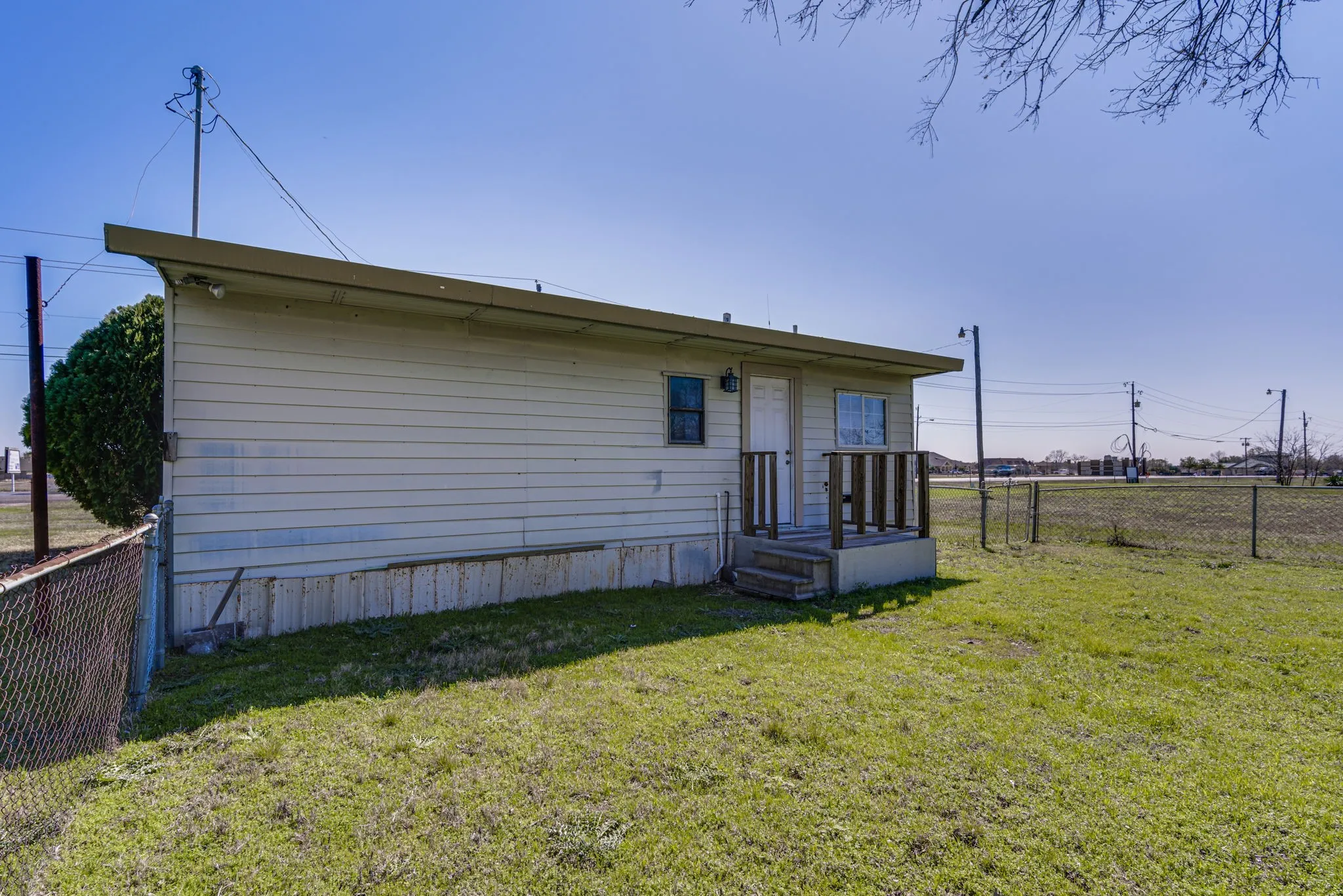 Office For Sale in Ellis County , 329 N State Highway 342, Red Oak, Texas 75154, 0, 0, Garage spaces, 0 Sqft, built in 1980, Preowned, mls#20272680, Real Estate Agent in Red Oak, Homes For Sale in Ellis county, Homes For Sale in Red Oak, Realtor in Red Oak Texas, Real Estate Brokerage Independent Realty Texas, Luminita Cordes Realtor