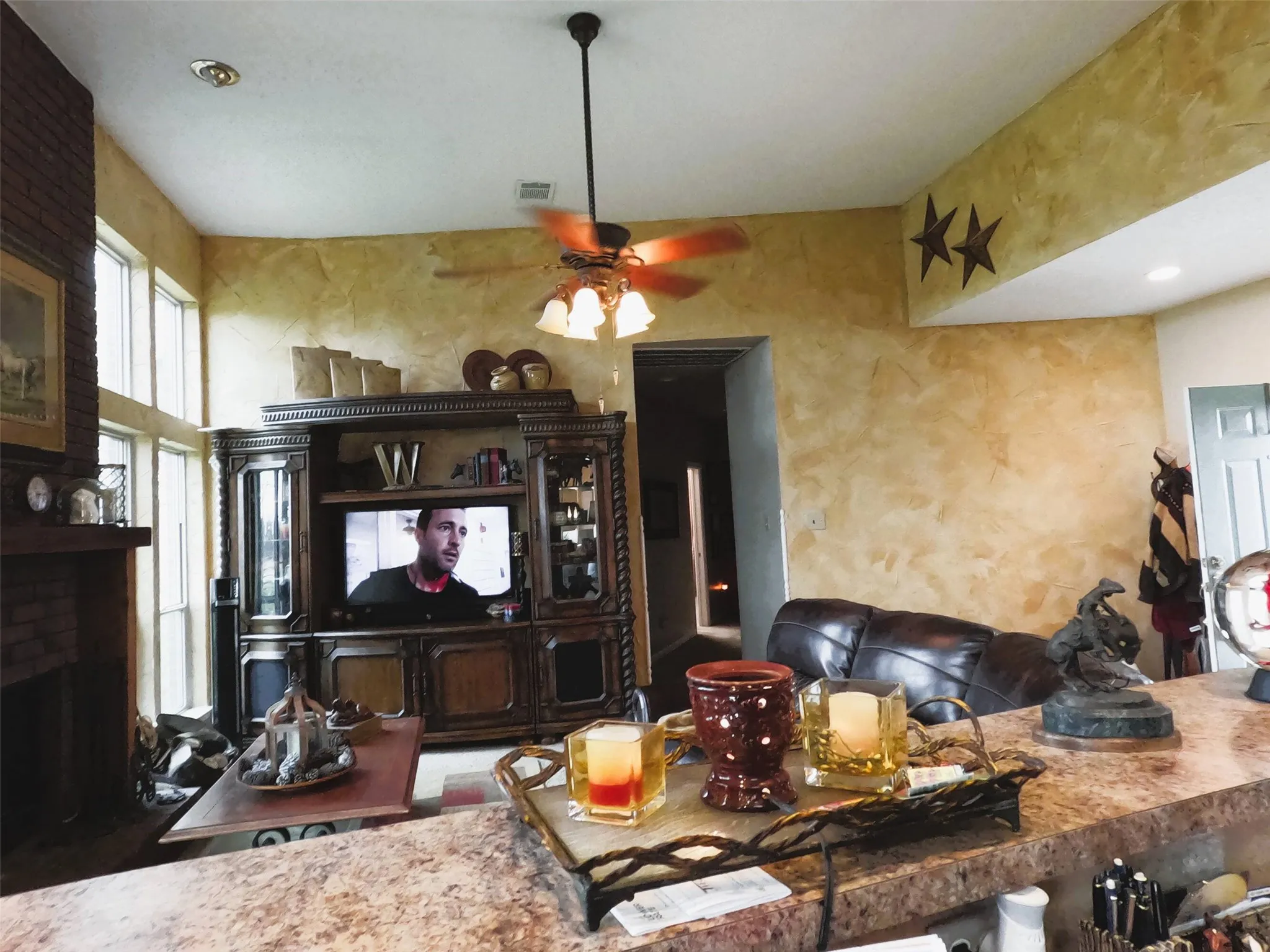 Single Family Residence For Sale in Kaufman County , 12053 S HWY 34, Scurry, Texas 75158, 3 Bedroom, 2 Bathroom, 2 Garage spaces, 1,646 Sqft, built in 1994, Preowned, mls#20298010, Real Estate Agent in Scurry, Homes For Sale in Kaufman county, Homes For Sale in Scurry, Realtor in Scurry Texas, Real Estate Brokerage Independent Realty Texas, Luminita Cordes Realtor