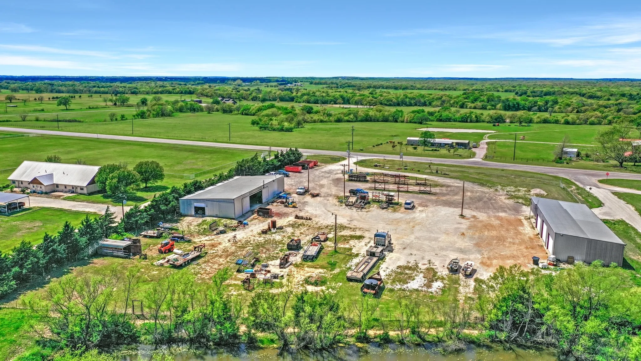 Industrial For Sale in Grayson County , 23350 US Highway 377, Whitesboro, Texas 76273, 0, 0, Garage spaces, 8,000 Sqft, built in 2001, Preowned, mls#20301255, Real Estate Agent in Whitesboro, Homes For Sale in Grayson county, Homes For Sale in Whitesboro, Realtor in Whitesboro Texas, Real Estate Brokerage Independent Realty Texas, Luminita Cordes Realtor