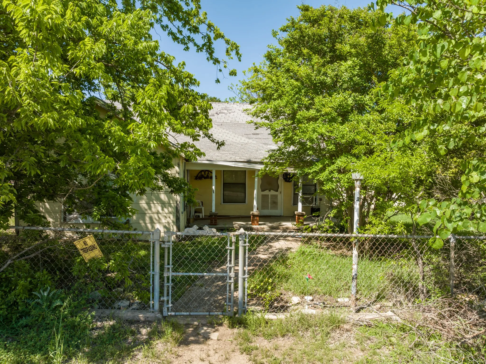 Single Family Residence For Sale in Coryell County , 6630 Fm 183, Evant, Texas 76525, 3 Bedroom, 2 Bathroom, Garage spaces, 1,134 Sqft, built in 1955, Preowned, mls#20316004, Real Estate Agent in Evant, Homes For Sale in Coryell county, Homes For Sale in Evant, Realtor in Evant Texas, Real Estate Brokerage Independent Realty Texas, Luminita Cordes Realtor