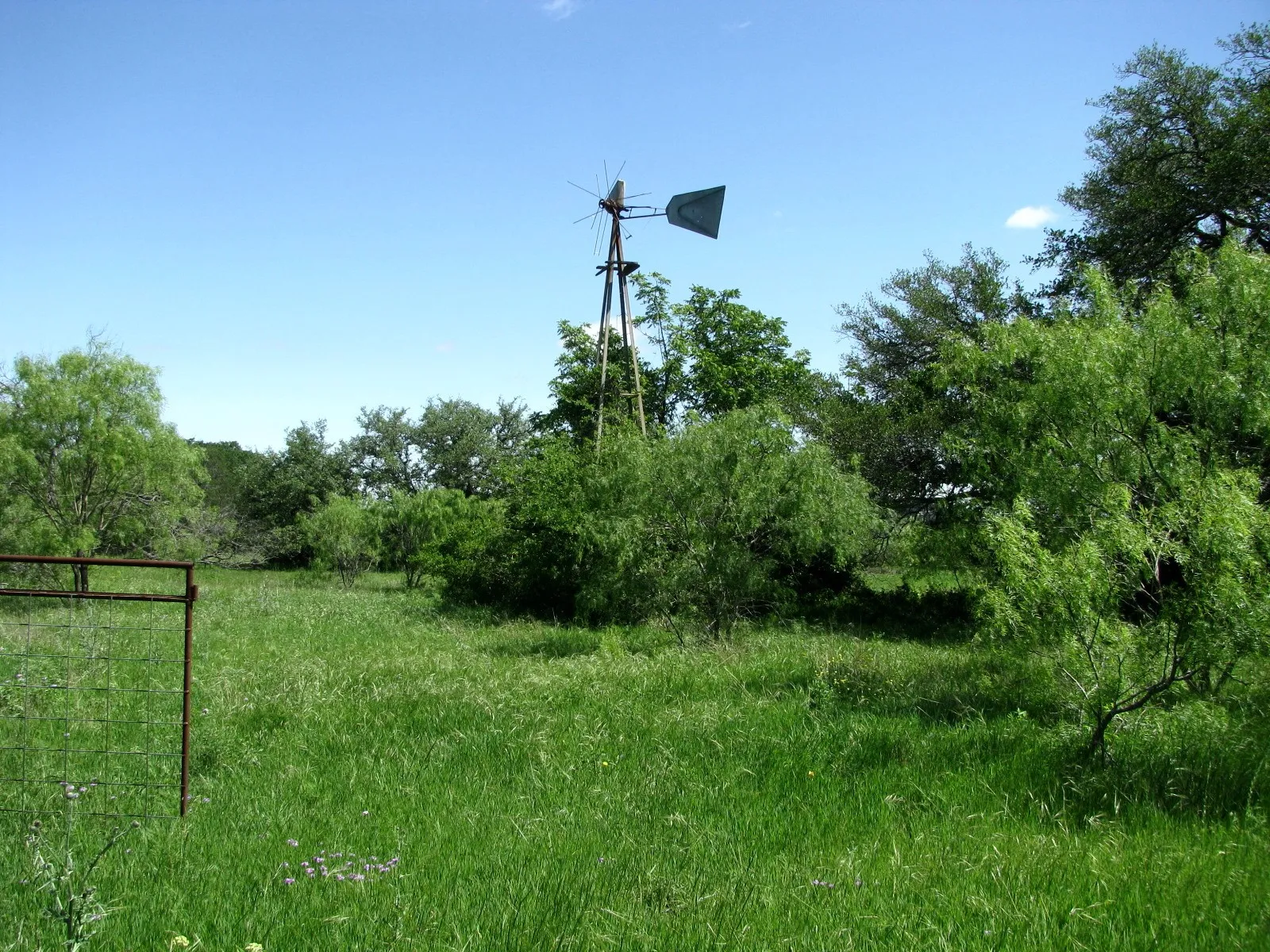 Single Family Residence For Sale in Coryell County , 6630 Fm 183, Evant, Texas 76525, 3 Bedroom, 2 Bathroom, Garage spaces, 1,134 Sqft, built in 1955, Preowned, mls#20316004, Real Estate Agent in Evant, Homes For Sale in Coryell county, Homes For Sale in Evant, Realtor in Evant Texas, Real Estate Brokerage Independent Realty Texas, Luminita Cordes Realtor