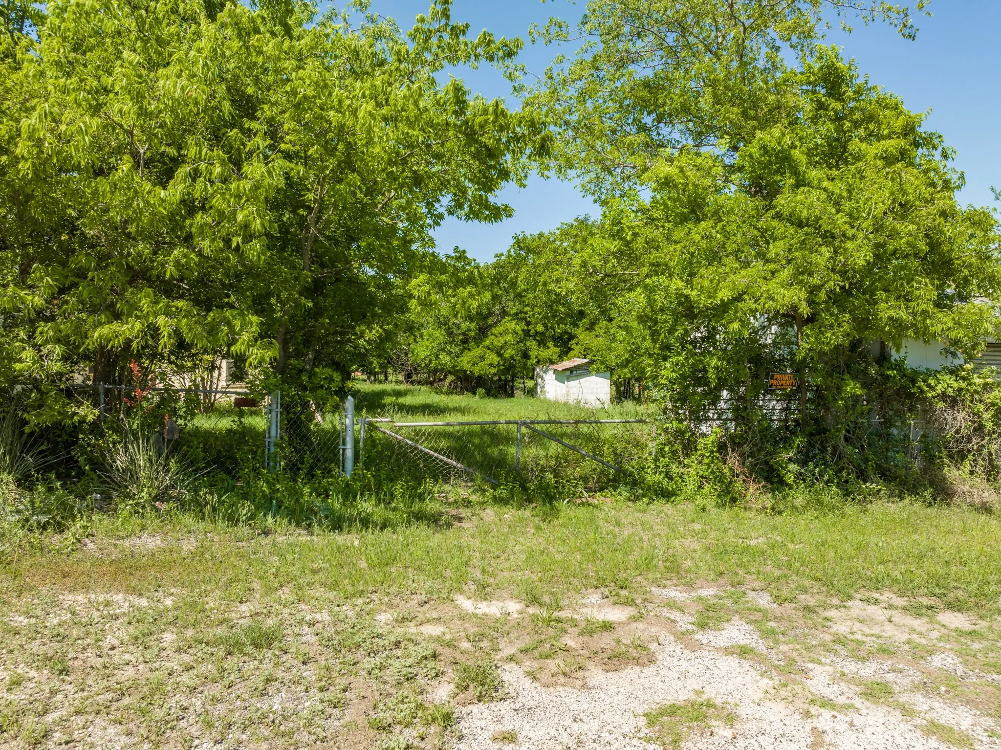 Single Family Residence For Sale in Coryell County , 6630 Fm 183, Evant, Texas 76525, 3 Bedroom, 2 Bathroom, Garage spaces, 1,134 Sqft, built in 1955, Preowned, mls#20316004, Real Estate Agent in Evant, Homes For Sale in Coryell county, Homes For Sale in Evant, Realtor in Evant Texas, Real Estate Brokerage Independent Realty Texas, Luminita Cordes Realtor