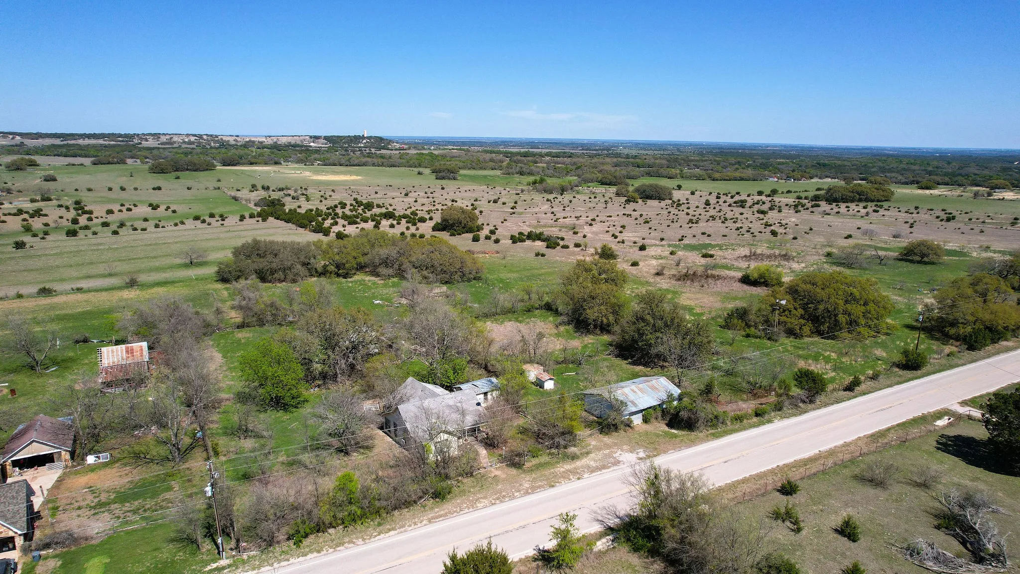 Single Family Residence For Sale in Coryell County , 6630 Fm 183, Evant, Texas 76525, 3 Bedroom, 2 Bathroom, Garage spaces, 1,134 Sqft, built in 1955, Preowned, mls#20316004, Real Estate Agent in Evant, Homes For Sale in Coryell county, Homes For Sale in Evant, Realtor in Evant Texas, Real Estate Brokerage Independent Realty Texas, Luminita Cordes Realtor