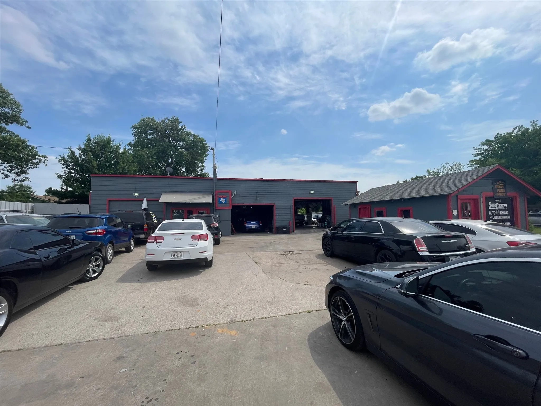 Industrial For Sale in Dallas County , 1006 W 6th Street, Irving, Texas 75060, 0, 0, Garage spaces, 0 Sqft, built in 1960, Preowned, Price $1,350,000, mls#20317373, Real Estate Agent in Irving, Homes For Sale in Dallas county, Homes For Sale in Irving, Realtor in Irving Texas, Real Estate Brokerage Independent Realty Texas, Luminita Cordes Realtor