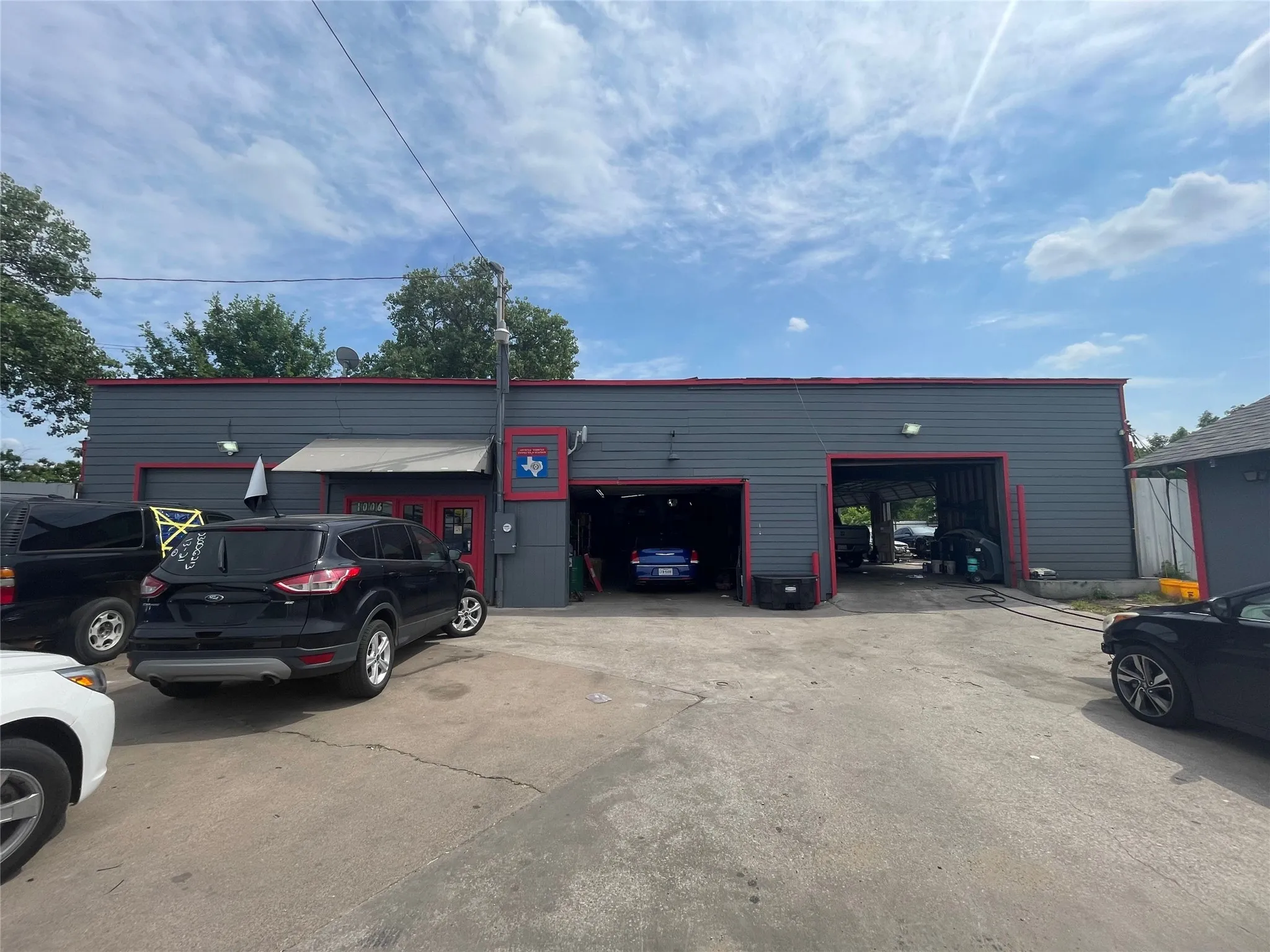 Industrial For Sale in Dallas County , 1006 W 6th Street, Irving, Texas 75060, 0, 0, Garage spaces, 0 Sqft, built in 1960, Preowned, Price $1,350,000, mls#20317373, Real Estate Agent in Irving, Homes For Sale in Dallas county, Homes For Sale in Irving, Realtor in Irving Texas, Real Estate Brokerage Independent Realty Texas, Luminita Cordes Realtor