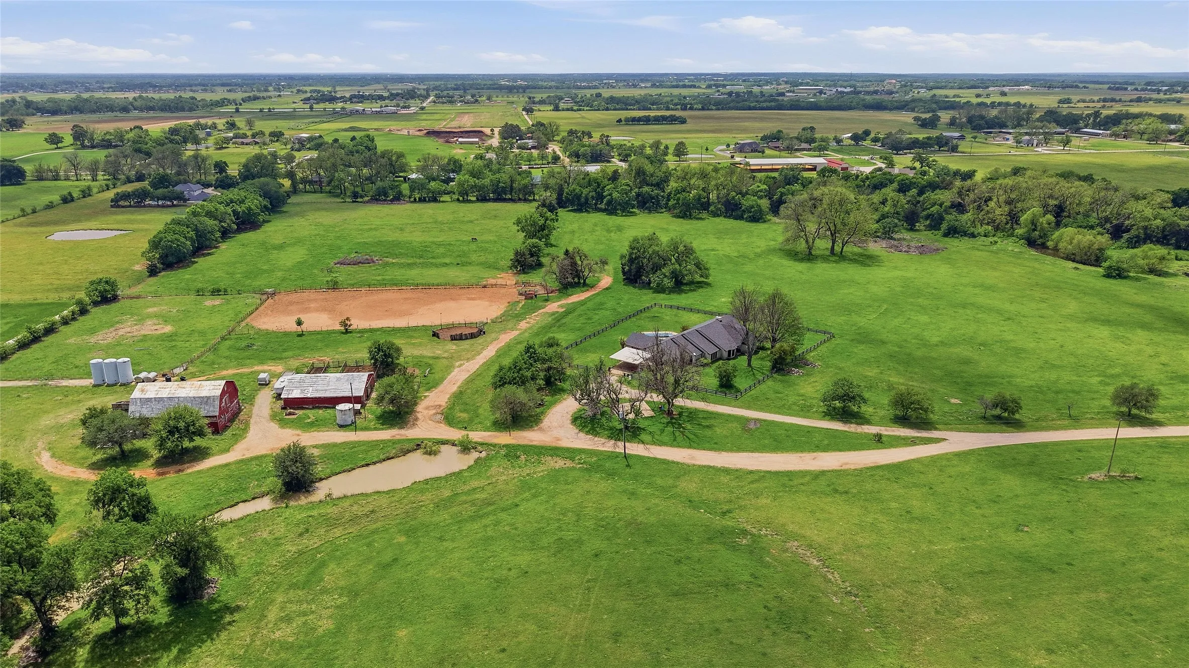 Warehouse For Sale in Denton County , 836 S Debbie Lane, Pilot Point, Texas 76258, 3 Bedroom, 2 Bathroom, Garage spaces, 2,698 Sqft, built in 1975, Preowned, mls#20332552, Real Estate Agent in Pilot Point, Homes For Sale in Denton county, Homes For Sale in Pilot Point, Realtor in Pilot Point Texas, Real Estate Brokerage Independent Realty Texas, Luminita Cordes Realtor