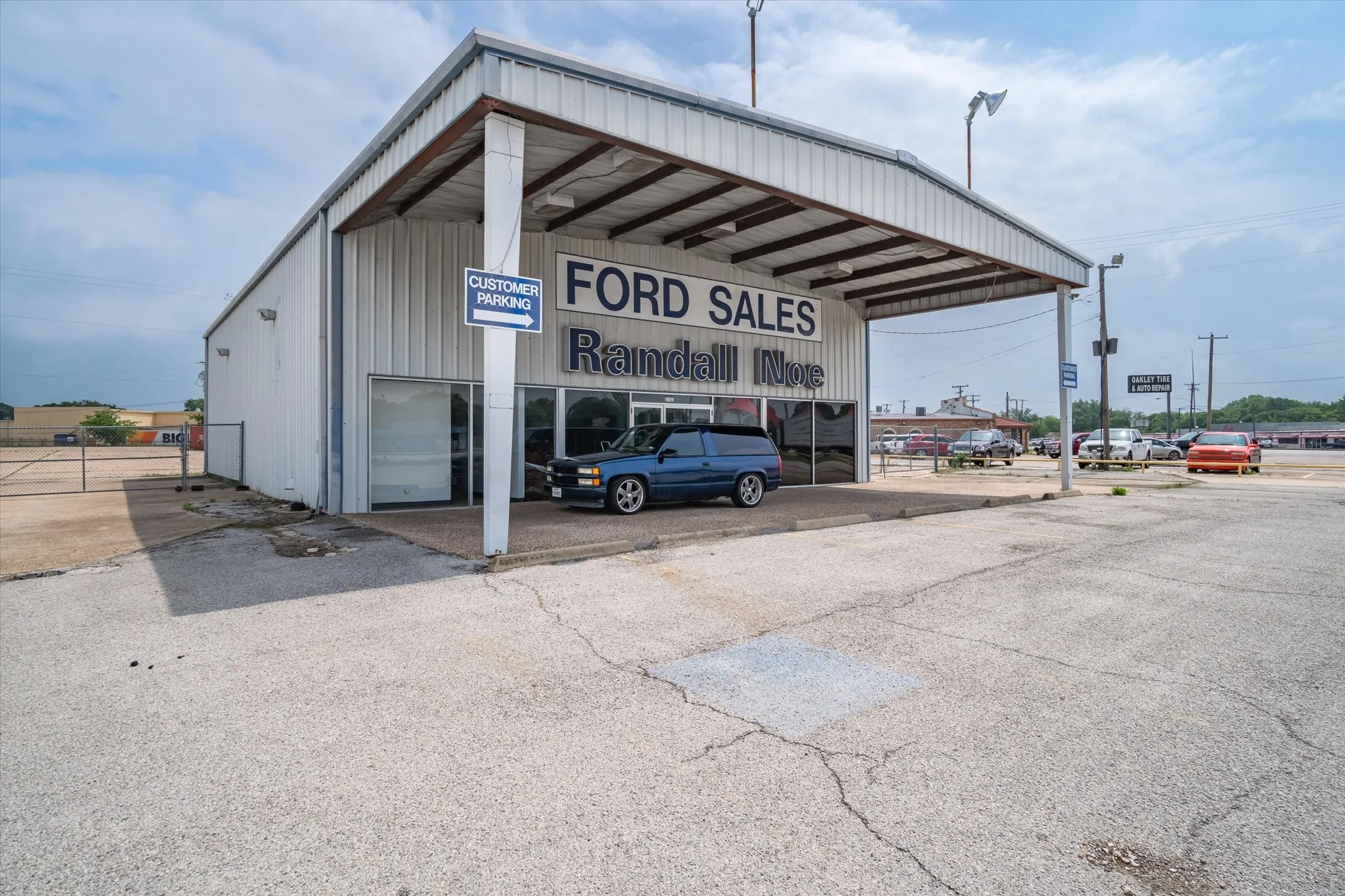 Retail For Sale in Kaufman County , 1608 W Moore Avenue, Terrell, Texas 75160, 0, 0, Garage spaces, 0 Sqft, built in 1963, Preowned, Price $3,900,000, mls#20321787, Real Estate Agent in Terrell, Homes For Sale in Kaufman county, Homes For Sale in Terrell, Realtor in Terrell Texas, Real Estate Brokerage Independent Realty Texas, Luminita Cordes Realtor