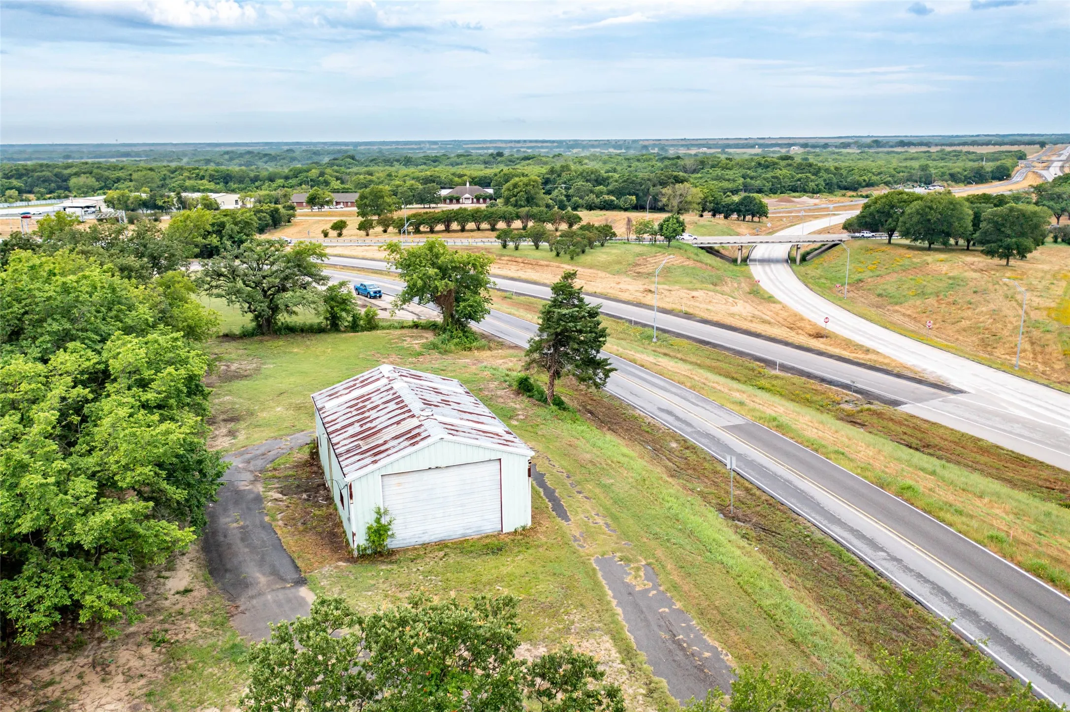 Industrial For Sale in Kaufman County , 1021 W Grove Street, Kaufman, Texas 75142, 0, 0, Garage spaces, 0 Sqft, built in 1900, Preowned, Price $325,000, mls#20350621, Real Estate Agent in Kaufman, Homes For Sale in Kaufman county, Homes For Sale in Kaufman, Realtor in Kaufman Texas, Real Estate Brokerage Independent Realty Texas, Luminita Cordes Realtor