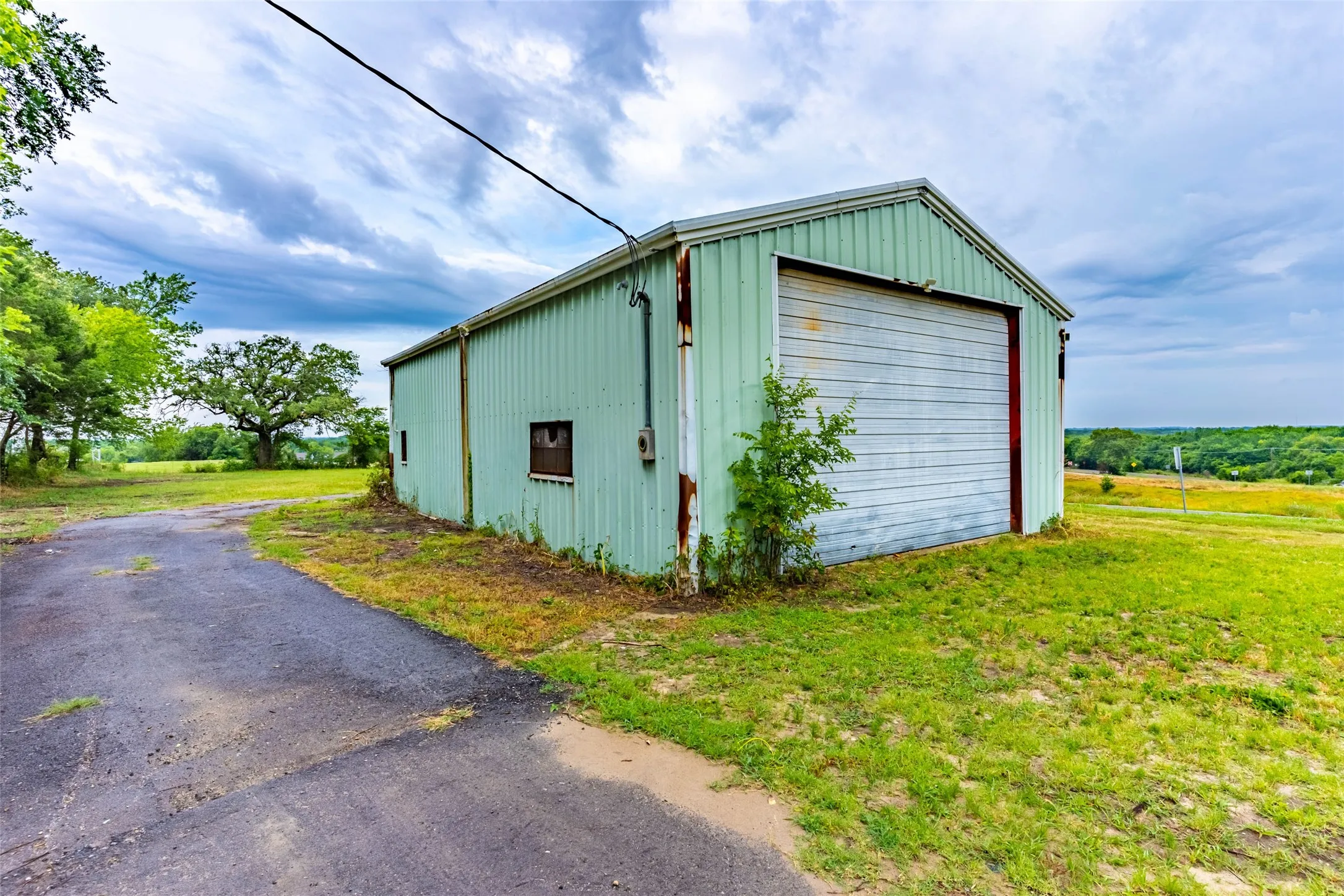 Industrial For Sale in Kaufman County , 1021 W Grove Street, Kaufman, Texas 75142, 0, 0, Garage spaces, 0 Sqft, built in 1900, Preowned, Price $325,000, mls#20350621, Real Estate Agent in Kaufman, Homes For Sale in Kaufman county, Homes For Sale in Kaufman, Realtor in Kaufman Texas, Real Estate Brokerage Independent Realty Texas, Luminita Cordes Realtor