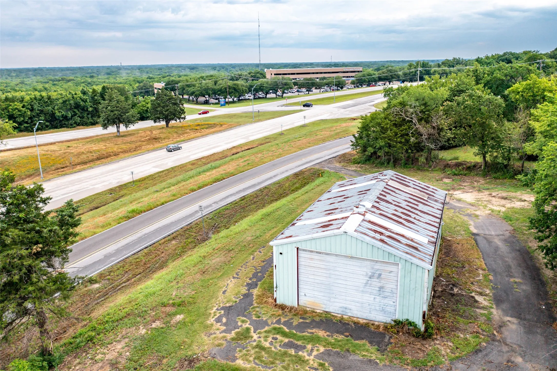 Industrial For Sale in Kaufman County , 1021 W Grove Street, Kaufman, Texas 75142, 0, 0, Garage spaces, 0 Sqft, built in 1900, Preowned, Price $325,000, mls#20350621, Real Estate Agent in Kaufman, Homes For Sale in Kaufman county, Homes For Sale in Kaufman, Realtor in Kaufman Texas, Real Estate Brokerage Independent Realty Texas, Luminita Cordes Realtor
