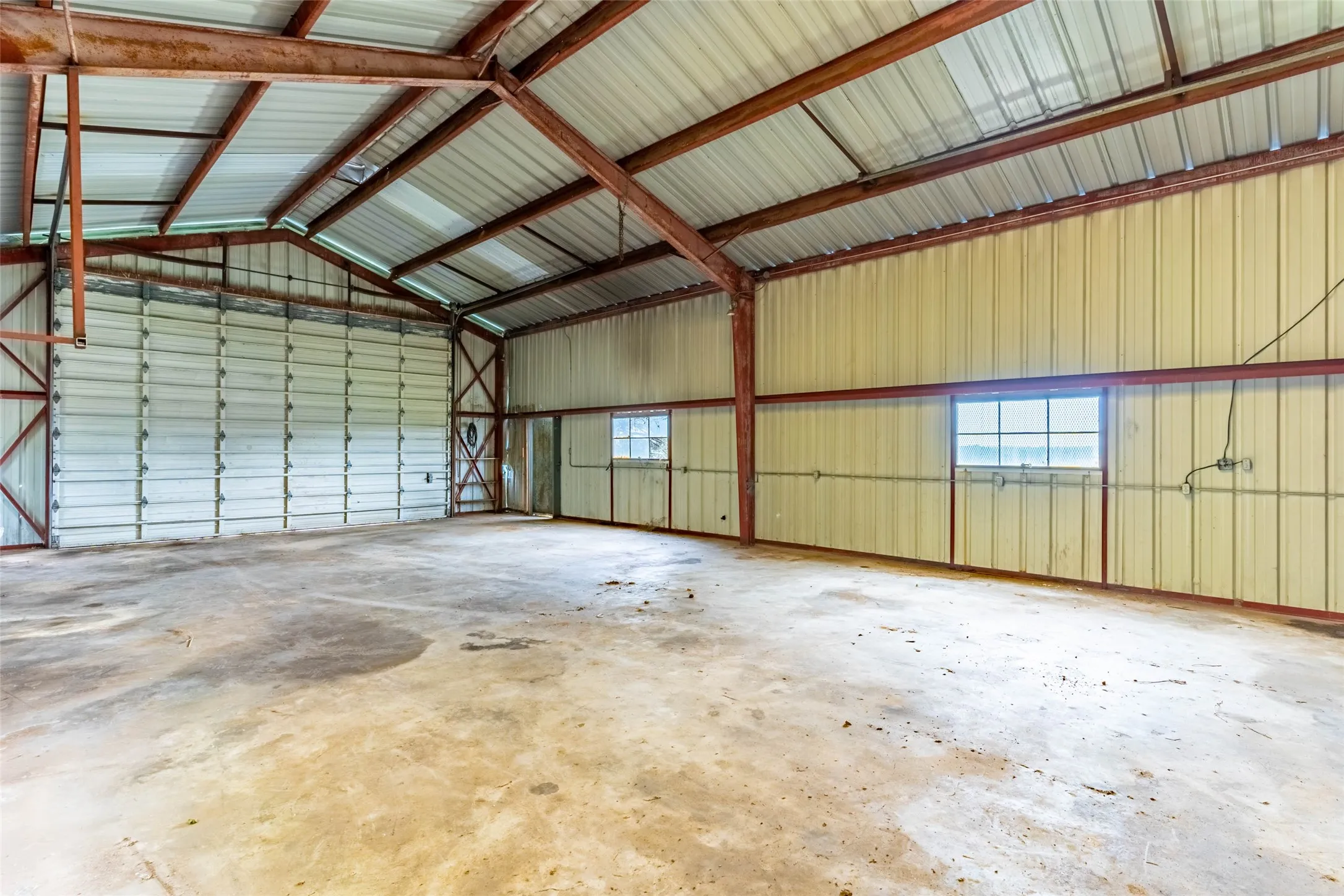 Industrial For Sale in Kaufman County , 1021 W Grove Street, Kaufman, Texas 75142, 0, 0, Garage spaces, 0 Sqft, built in 1900, Preowned, Price $325,000, mls#20350621, Real Estate Agent in Kaufman, Homes For Sale in Kaufman county, Homes For Sale in Kaufman, Realtor in Kaufman Texas, Real Estate Brokerage Independent Realty Texas, Luminita Cordes Realtor