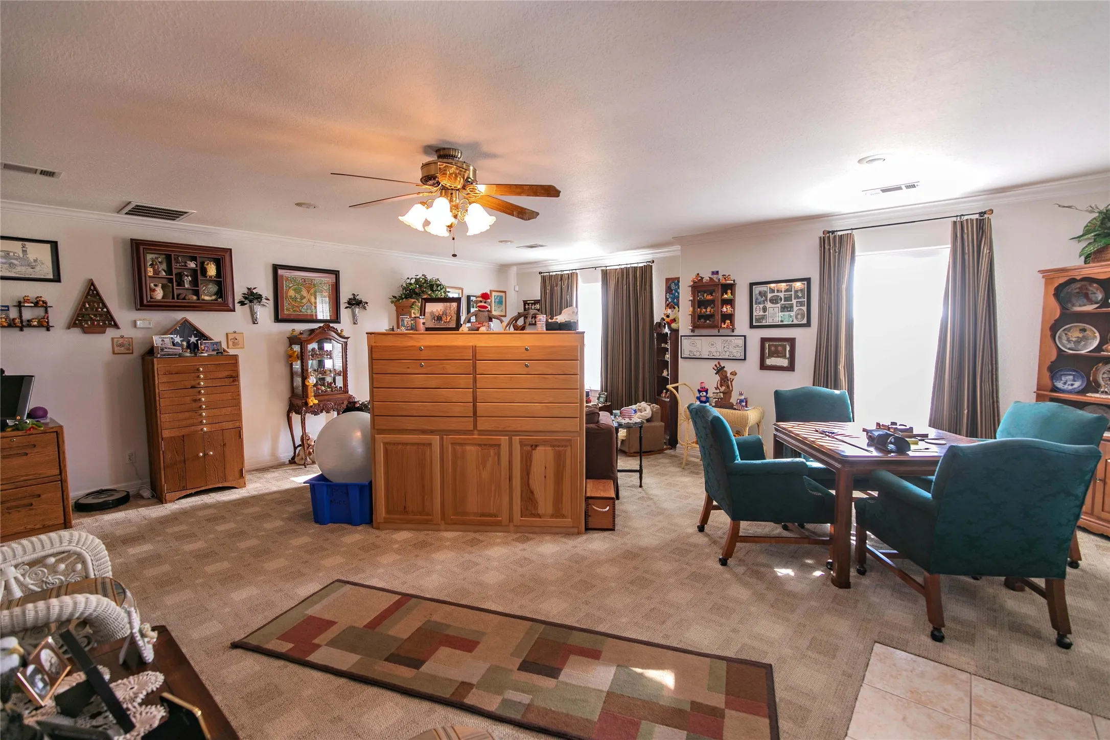 Library & Lounge area