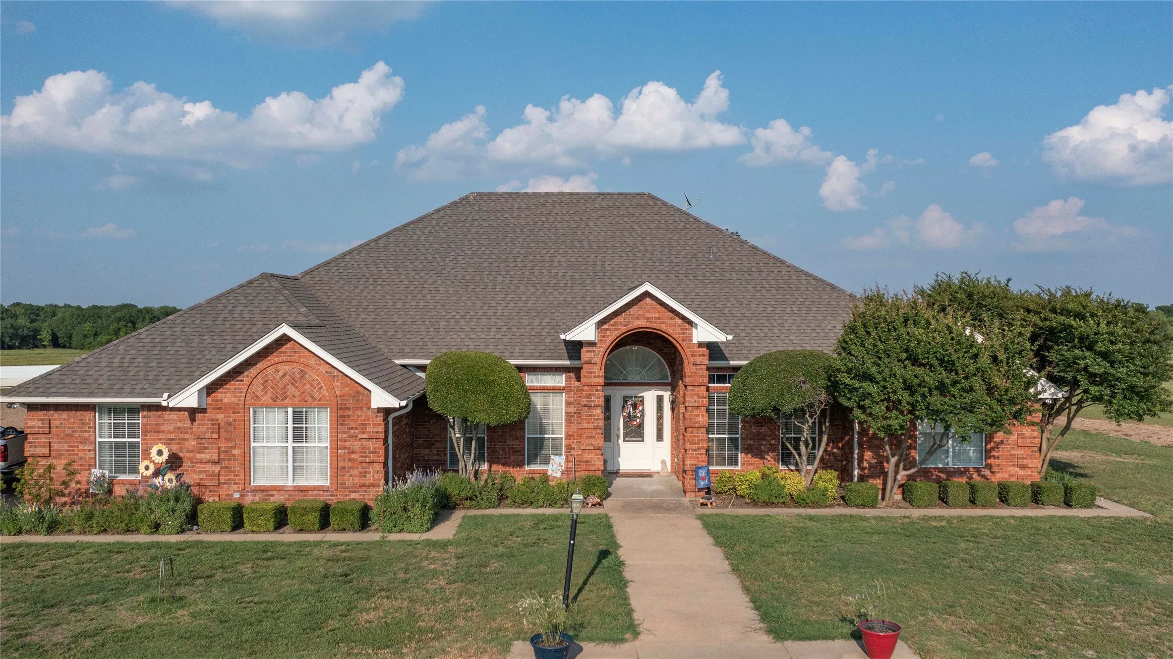 Single Family Residence For Sale in Fannin County , 2424 FM 3297, Bonham, Texas 75418, 3 Bedrooms, 3 Bathrooms, 2 Garage spaces, 3,479 Sqft, built in 1999, Price $1,525,000, mls#20362870, Real Estate Agent in Bonham, Homes For Sale in Fannin county, Homes For Sale in Bonham, Realtor in Bonham Texas, Real Estate Brokerage Independent Realty Texas, Luminita Cordes Realtor