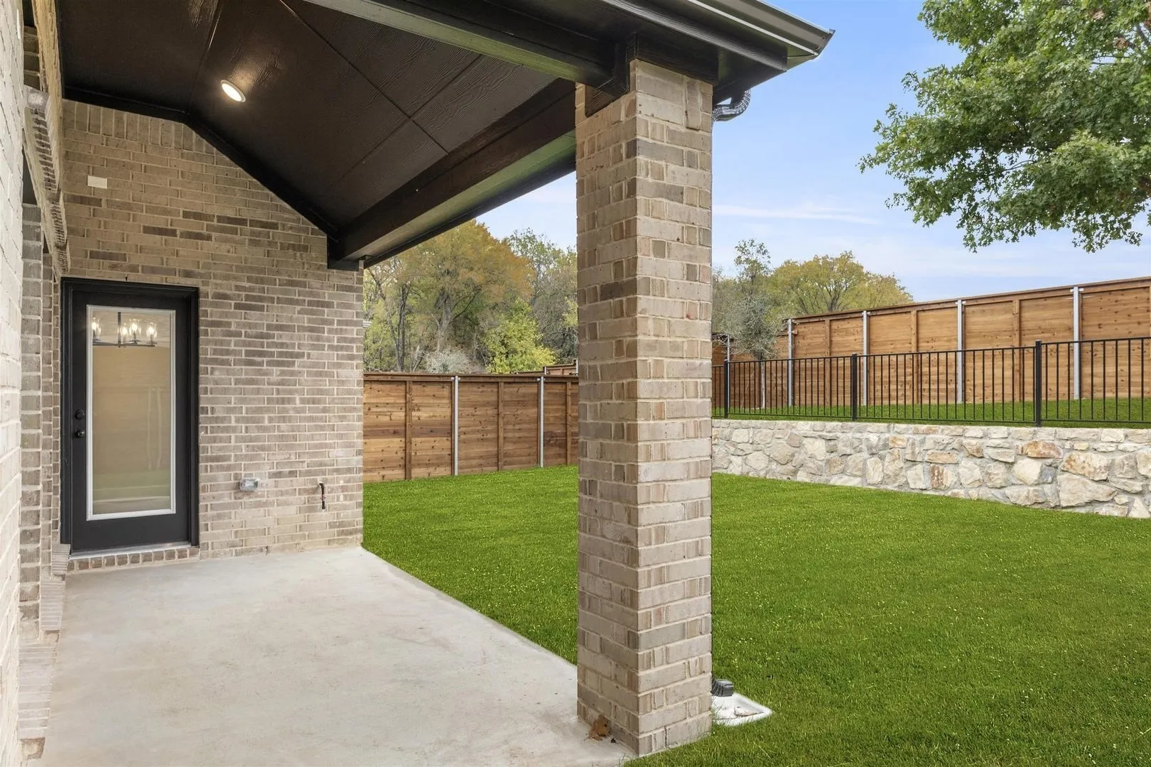 Single Family Residence For Sale in Dallas County , 1909 Fall Creek Cove, Mesquite, Texas 75181, 4 Bedroom, 4 Bathroom, 2 Garage spaces, 3,142 Sqft, built in 2025, New Construction - Complete, mls#20371871, Real Estate Agent in Mesquite, Homes For Sale in Dallas county, Homes For Sale in Mesquite, Realtor in Mesquite Texas, Real Estate Brokerage Independent Realty Texas, Luminita Cordes Realtor