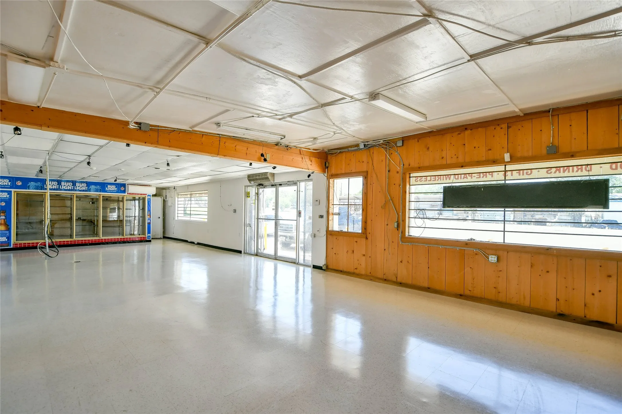 Business For Sale in Erath County , 641 S Patrick Street, Dublin, Texas 76446, 0, 0, Garage spaces, 2,550 Sqft, built in 0, Preowned, mls#20372984, Real Estate Agent in Dublin, Homes For Sale in Erath county, Homes For Sale in Dublin, Realtor in Dublin Texas, Real Estate Brokerage Independent Realty Texas, Luminita Cordes Realtor