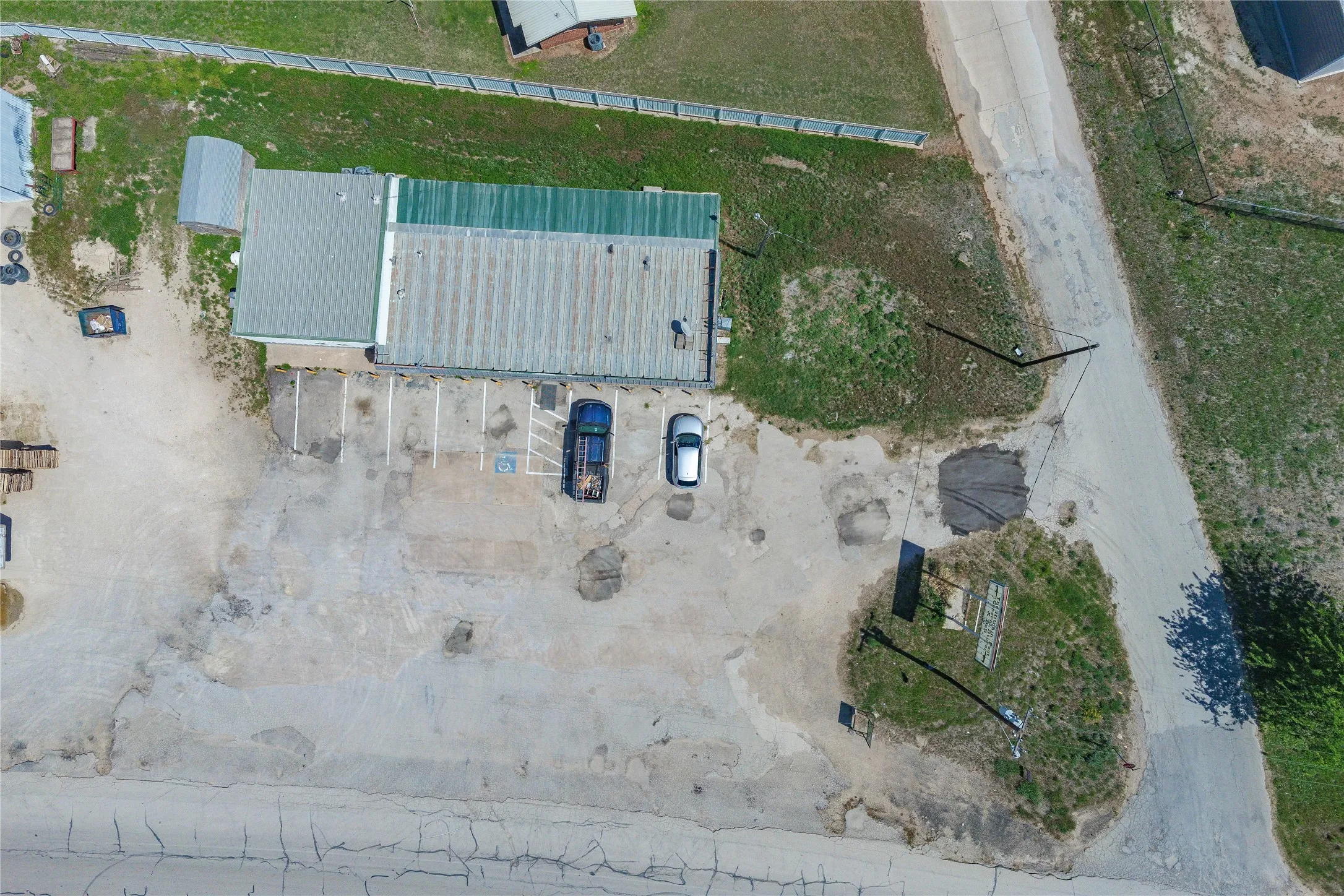 Business For Sale in Erath County , 641 S Patrick Street, Dublin, Texas 76446, 0, 0, Garage spaces, 2,550 Sqft, built in 0, Preowned, mls#20372984, Real Estate Agent in Dublin, Homes For Sale in Erath county, Homes For Sale in Dublin, Realtor in Dublin Texas, Real Estate Brokerage Independent Realty Texas, Luminita Cordes Realtor