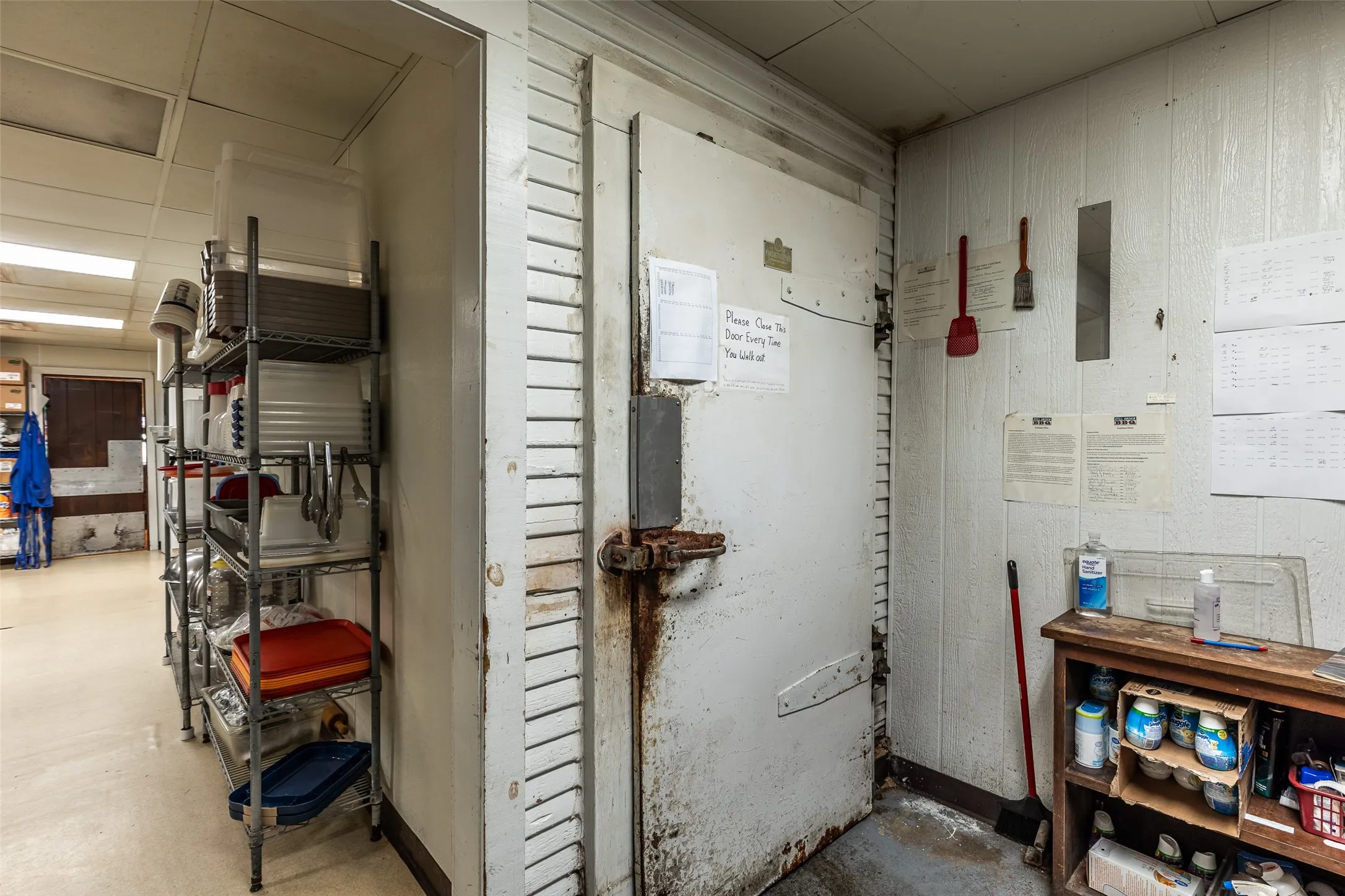Business For Sale in Hill County , 212 S Hickory Street, Abbott, Texas 76621, 0, 0, Garage spaces, 8,351 Sqft, built in 1965, Preowned, mls#20381908, Real Estate Agent in Abbott, Homes For Sale in Hill county, Homes For Sale in Abbott, Realtor in Abbott Texas, Real Estate Brokerage Independent Realty Texas, Luminita Cordes Realtor