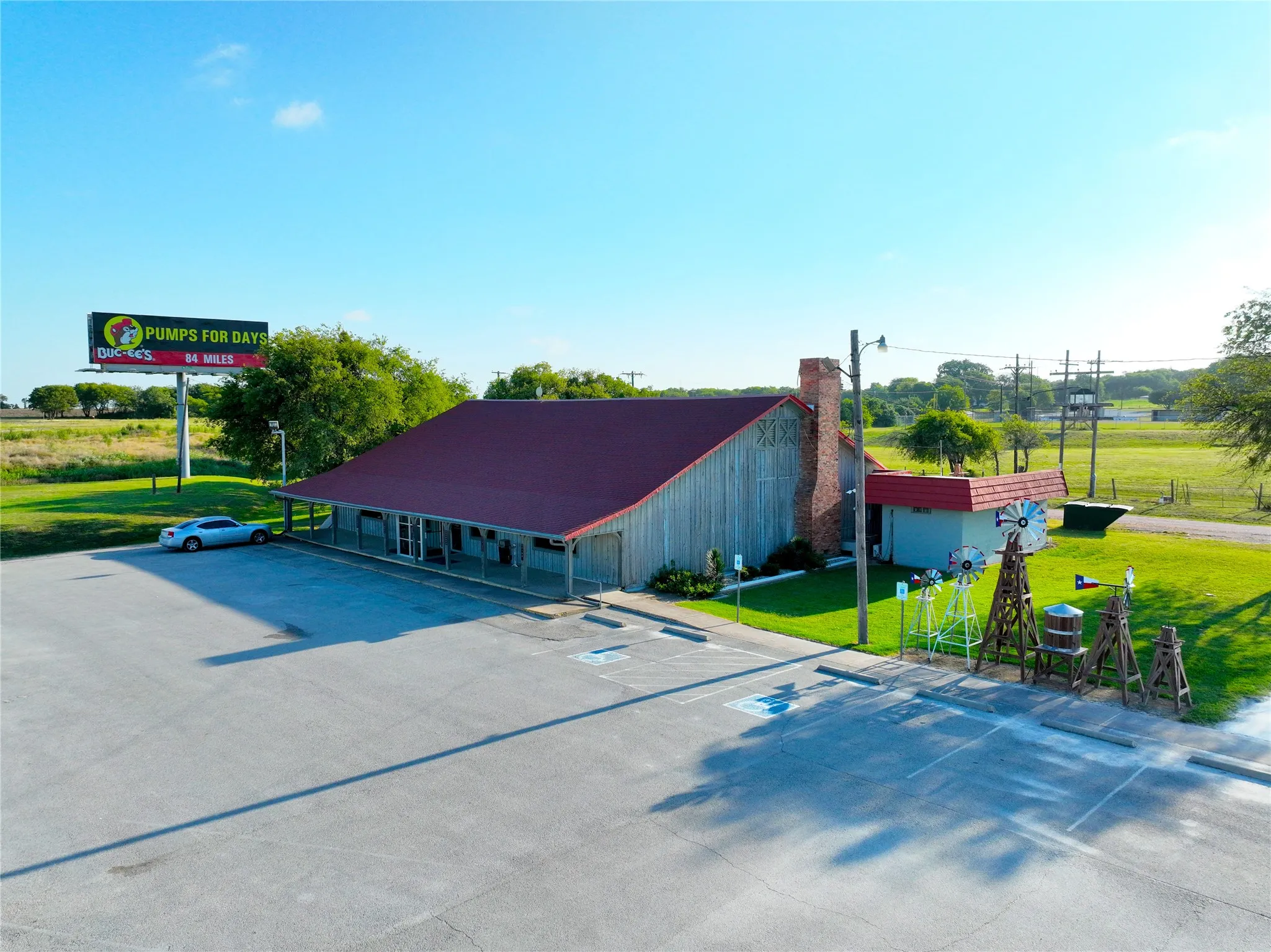 Business For Sale in Hill County , 212 S Hickory Street, Abbott, Texas 76621, 0, 0, Garage spaces, 8,351 Sqft, built in 1965, Preowned, mls#20381908, Real Estate Agent in Abbott, Homes For Sale in Hill county, Homes For Sale in Abbott, Realtor in Abbott Texas, Real Estate Brokerage Independent Realty Texas, Luminita Cordes Realtor