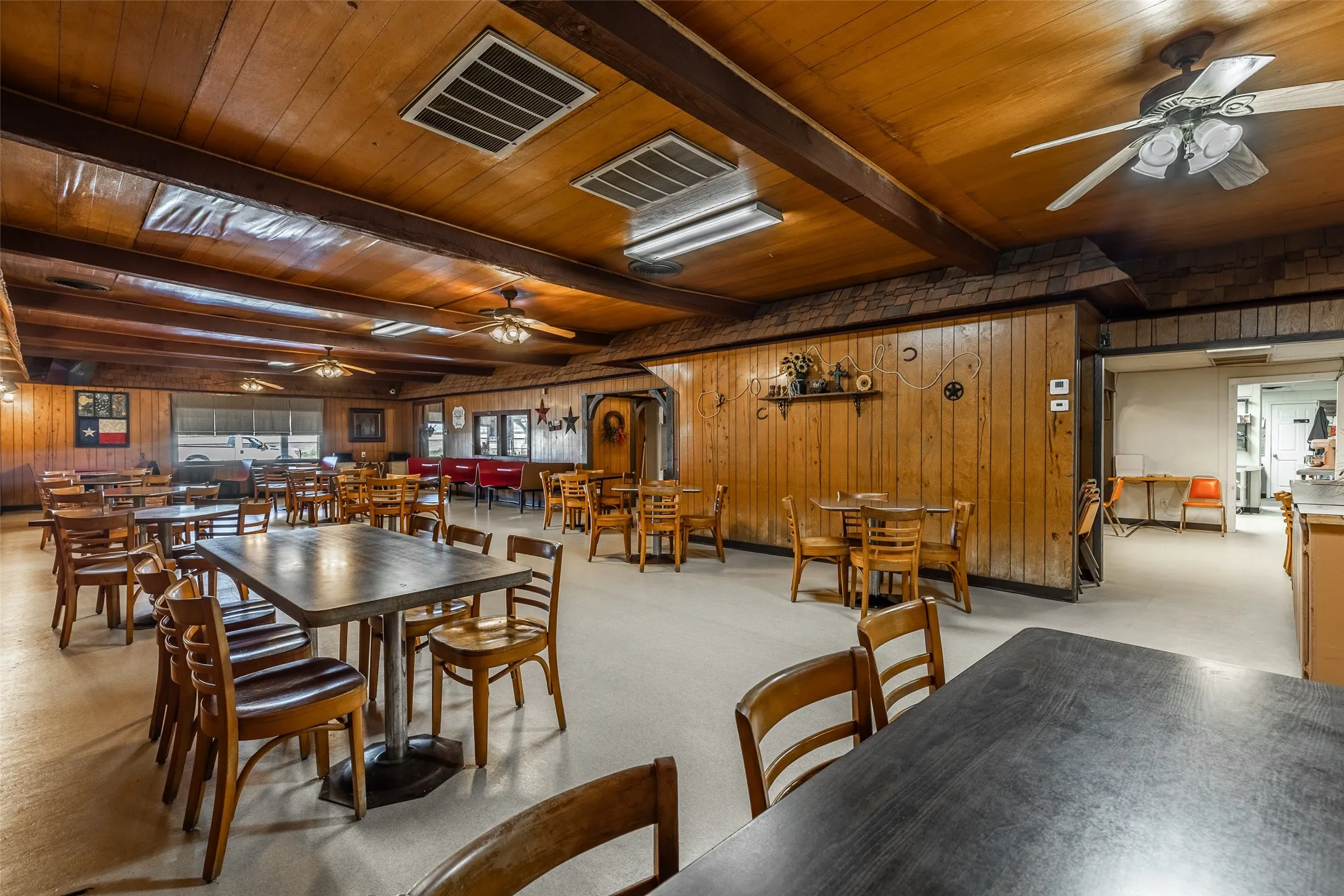 Business For Sale in Hill County , 212 S Hickory Street, Abbott, Texas 76621, 0, 0, Garage spaces, 8,351 Sqft, built in 1965, Preowned, mls#20381908, Real Estate Agent in Abbott, Homes For Sale in Hill county, Homes For Sale in Abbott, Realtor in Abbott Texas, Real Estate Brokerage Independent Realty Texas, Luminita Cordes Realtor