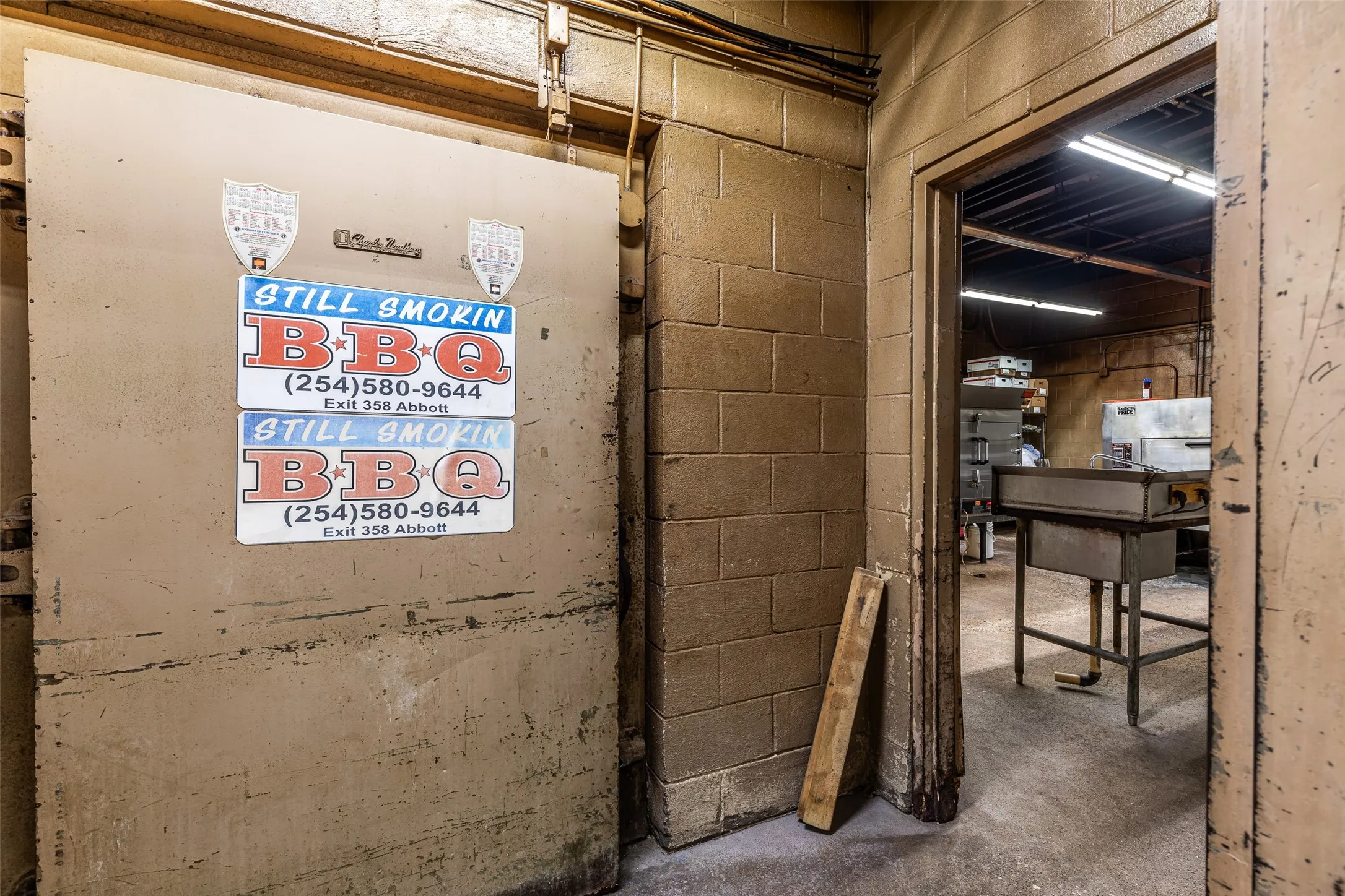 Business For Sale in Hill County , 212 S Hickory Street, Abbott, Texas 76621, 0, 0, Garage spaces, 8,351 Sqft, built in 1965, Preowned, mls#20381908, Real Estate Agent in Abbott, Homes For Sale in Hill county, Homes For Sale in Abbott, Realtor in Abbott Texas, Real Estate Brokerage Independent Realty Texas, Luminita Cordes Realtor