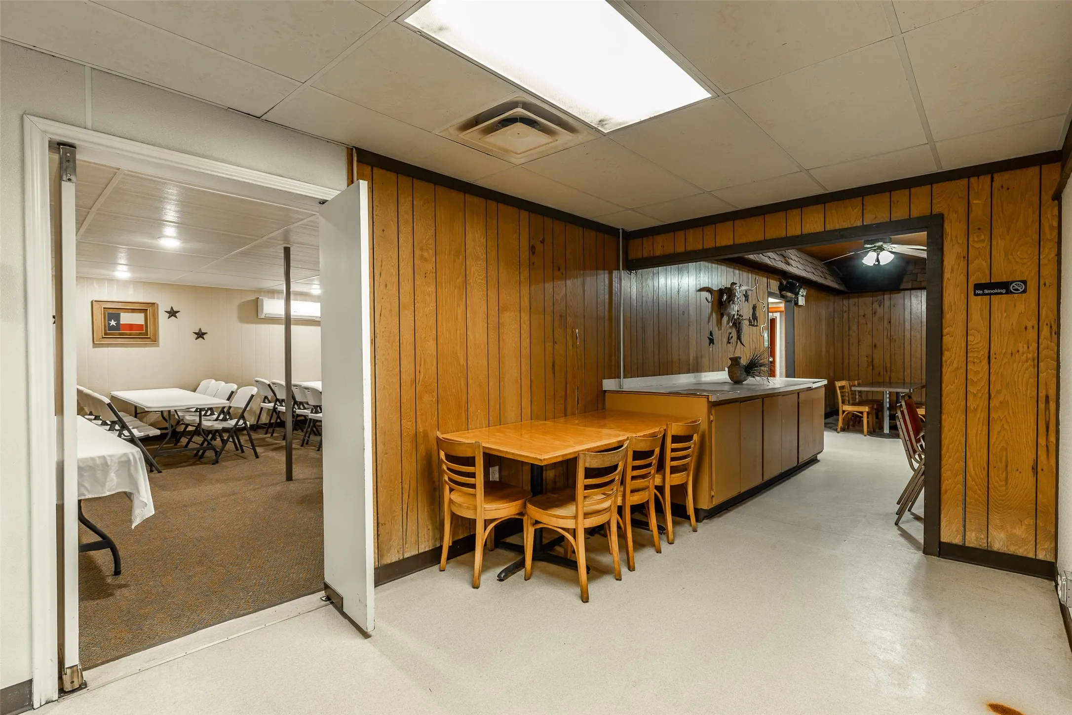 Business For Sale in Hill County , 212 S Hickory Street, Abbott, Texas 76621, 0, 0, Garage spaces, 8,351 Sqft, built in 1965, Preowned, mls#20381908, Real Estate Agent in Abbott, Homes For Sale in Hill county, Homes For Sale in Abbott, Realtor in Abbott Texas, Real Estate Brokerage Independent Realty Texas, Luminita Cordes Realtor