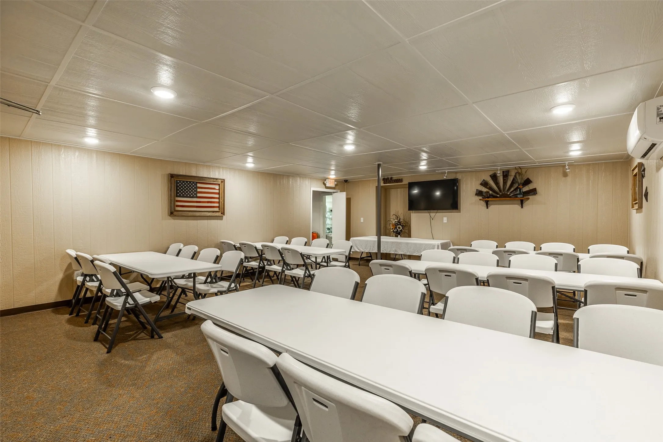 Business For Sale in Hill County , 212 S Hickory Street, Abbott, Texas 76621, 0, 0, Garage spaces, 8,351 Sqft, built in 1965, Preowned, mls#20381908, Real Estate Agent in Abbott, Homes For Sale in Hill county, Homes For Sale in Abbott, Realtor in Abbott Texas, Real Estate Brokerage Independent Realty Texas, Luminita Cordes Realtor