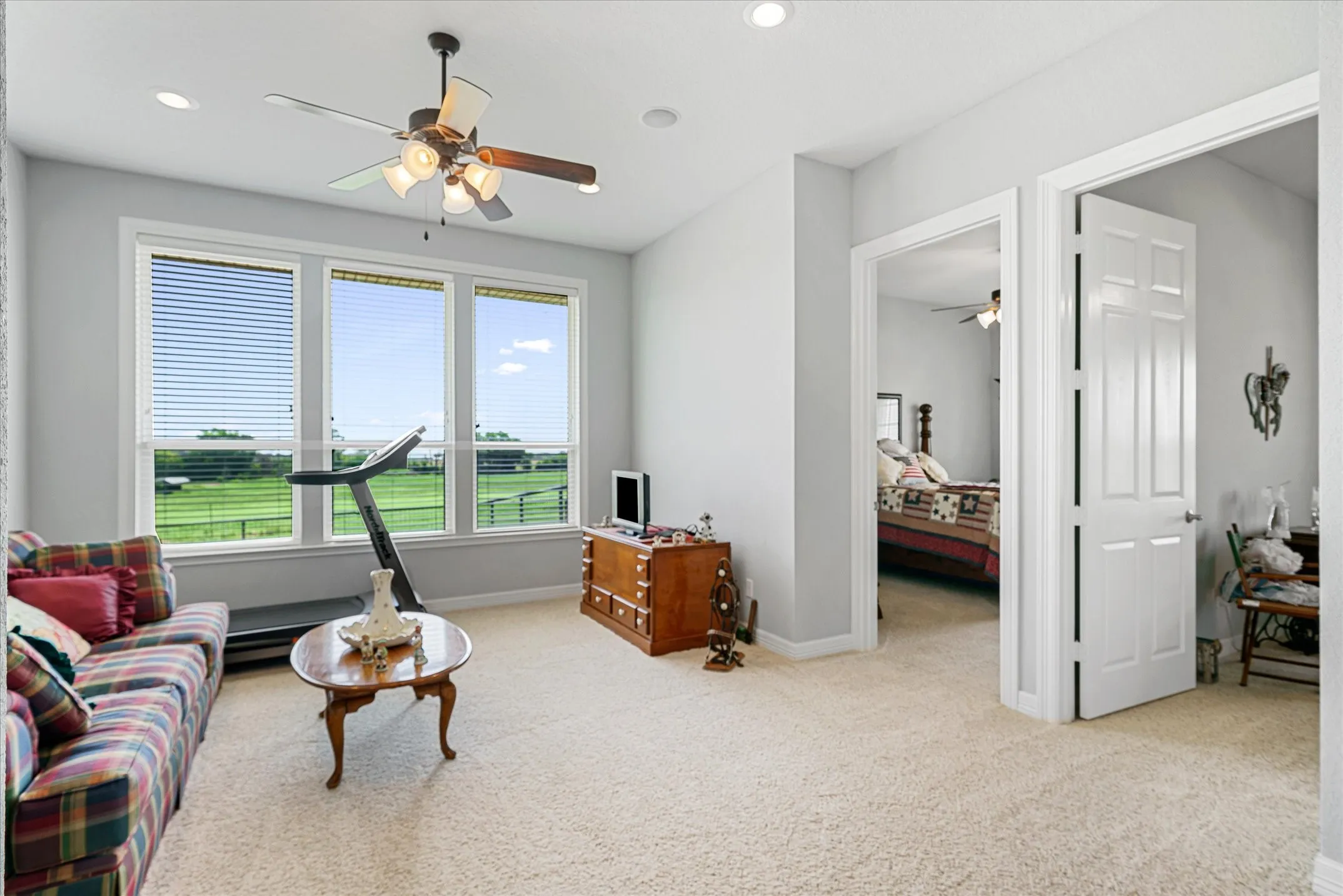 guest suite living area