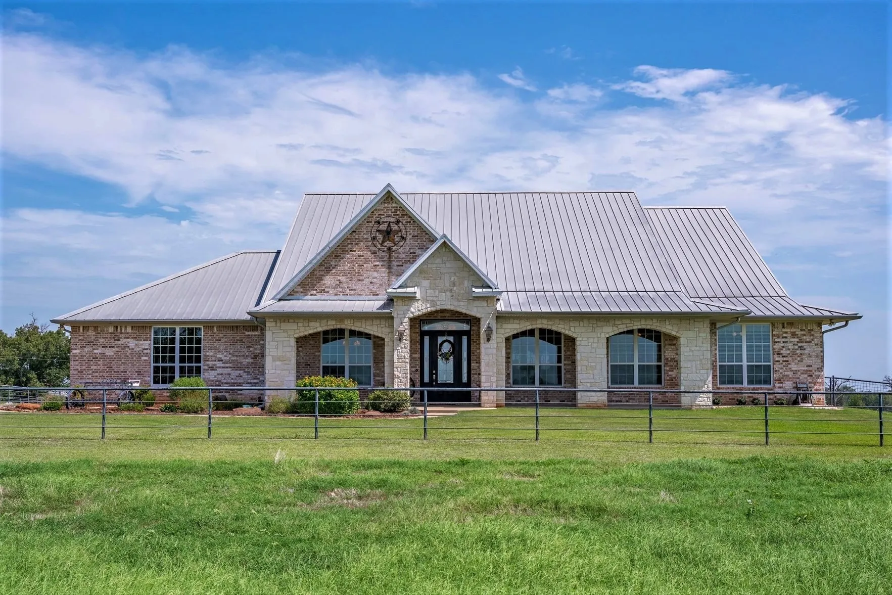Farm For Sale in Van Zandt County , 9208 FM 17, Grand Saline, Texas 75140, 3 Bedroom, 4 Bathroom, 2 Garage spaces, 3,604 Sqft, built in 2007, mls#20396080, Real Estate Agent in Grand Saline, Homes For Sale in Van Zandt county, Homes For Sale in Grand Saline, Realtor in Grand Saline Texas, Real Estate Brokerage Independent Realty Texas, Luminita Cordes Realtor