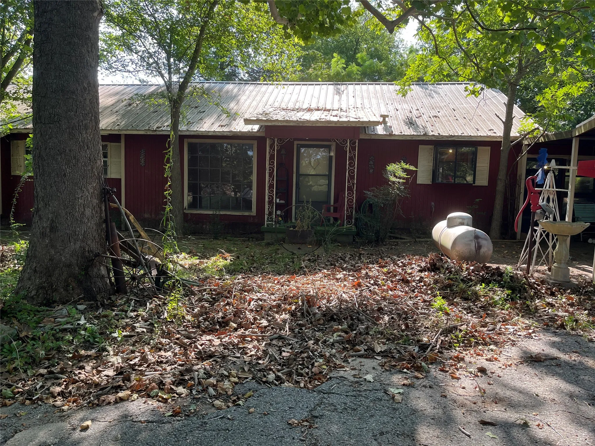 Single Family Residence For Sale in Van Zandt County , 7687 Fm 17, Grand Saline, Texas 75140, 3 Bedrooms, 2 Bathrooms, Garage spaces, 1,624 Sqft, built in 1967, Price $230,000, mls#20398744, Real Estate Agent in Grand Saline, Homes For Sale in Van Zandt county, Homes For Sale in Grand Saline, Realtor in Grand Saline Texas, Real Estate Brokerage Independent Realty Texas, Luminita Cordes Realtor