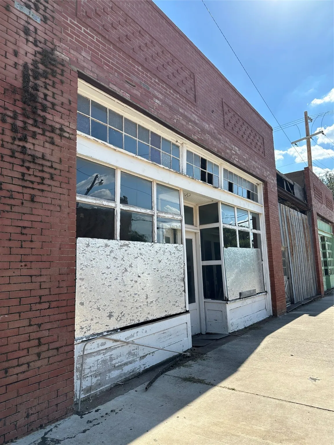 Retail For Sale in Callahan County , TBD SW 1st Street, Cross Plains, Texas 76443, 0, 0, Garage spaces, 0 Sqft, built in 1920, Preowned, Price $30,000, mls#20400817, Real Estate Agent in Cross Plains, Homes For Sale in Callahan county, Homes For Sale in Cross Plains, Realtor in Cross Plains Texas, Real Estate Brokerage Independent Realty Texas, Luminita Cordes Realtor
