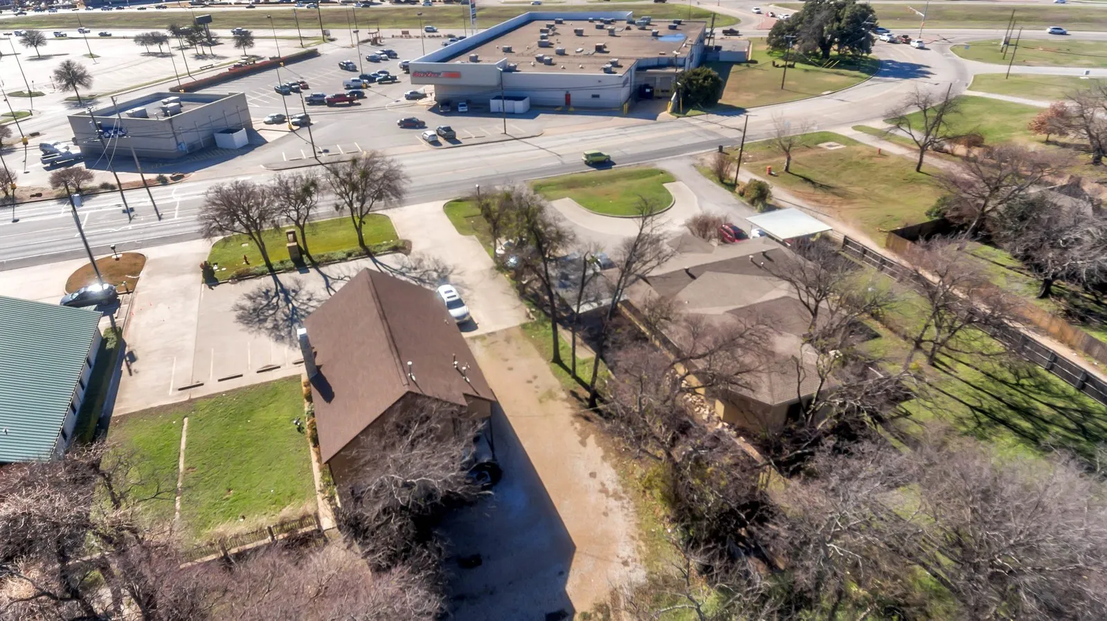 Office For Sale in Tarrant County , 6712 Azle Avenue, Lake Worth, Texas 76135, 0, 0, Garage spaces, 0 Sqft, built in 1950, Preowned, mls#20406219, Real Estate Agent in Lake Worth, Homes For Sale in Tarrant county, Homes For Sale in Lake Worth, Realtor in Lake Worth Texas, Real Estate Brokerage Independent Realty Texas, Luminita Cordes Realtor