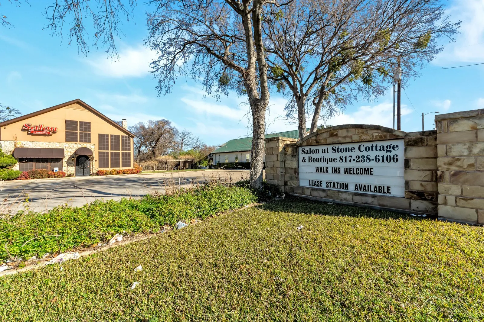 Office For Sale in Tarrant County , 6712 Azle Avenue, Lake Worth, Texas 76135, 0, 0, Garage spaces, 0 Sqft, built in 1950, Preowned, mls#20406219, Real Estate Agent in Lake Worth, Homes For Sale in Tarrant county, Homes For Sale in Lake Worth, Realtor in Lake Worth Texas, Real Estate Brokerage Independent Realty Texas, Luminita Cordes Realtor